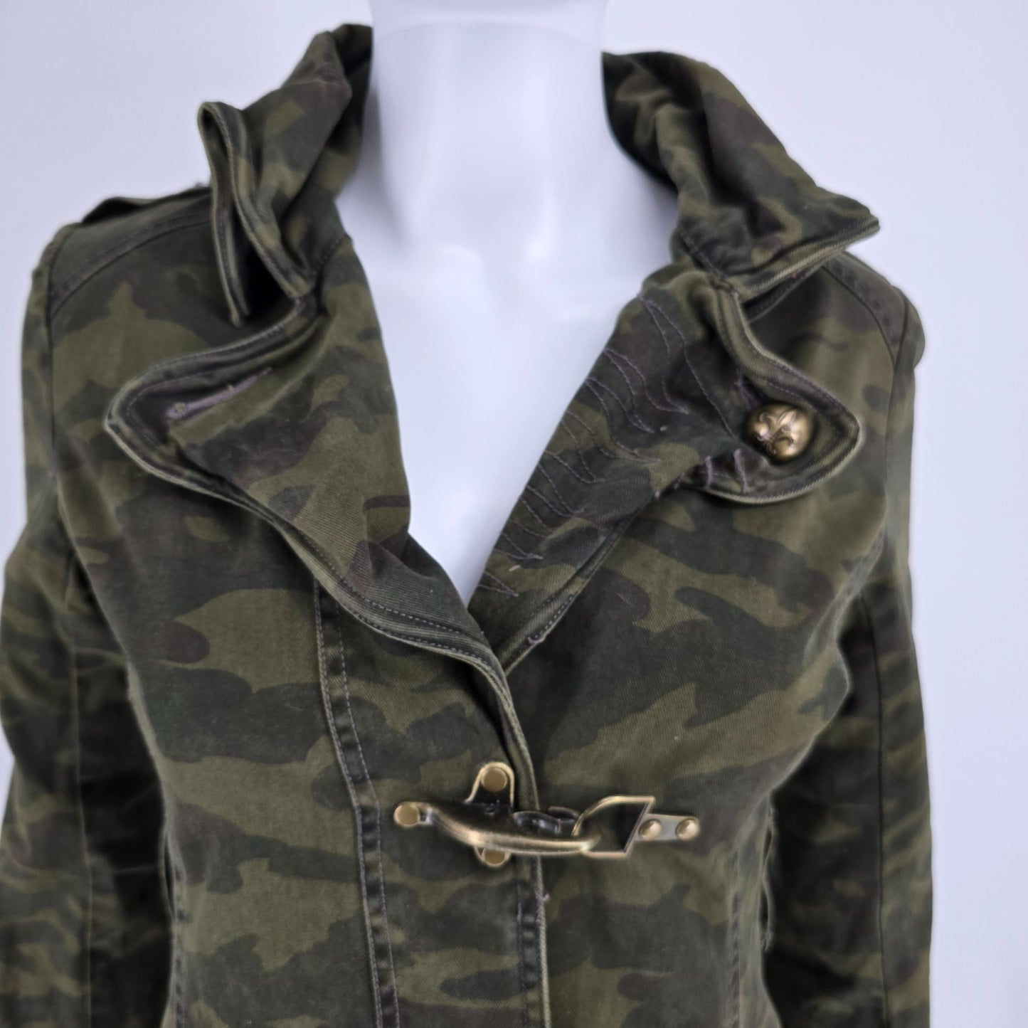 2010s BB Dakota Women's Green Camouflage Military-Style Clasp Front Coat (XS)