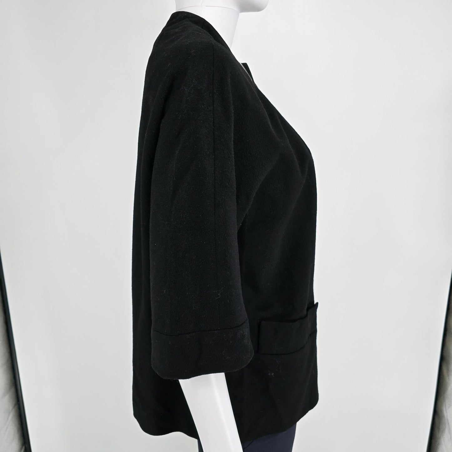 Vintage Early 1960s Betty Rose Black Wool 3/4 Sleeve Cropped Mod Jacket (S/M)