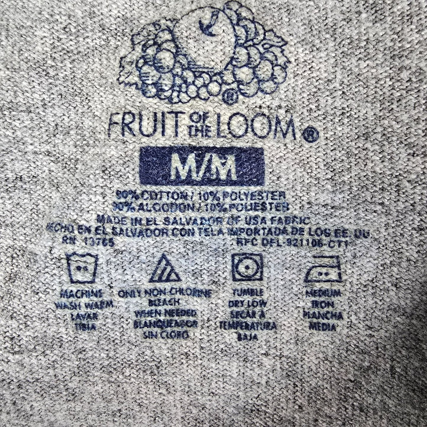Distressed 2000s Fruit of the Loom Tagless Blank Gray Crewneck T-Shirt (M) *Fair