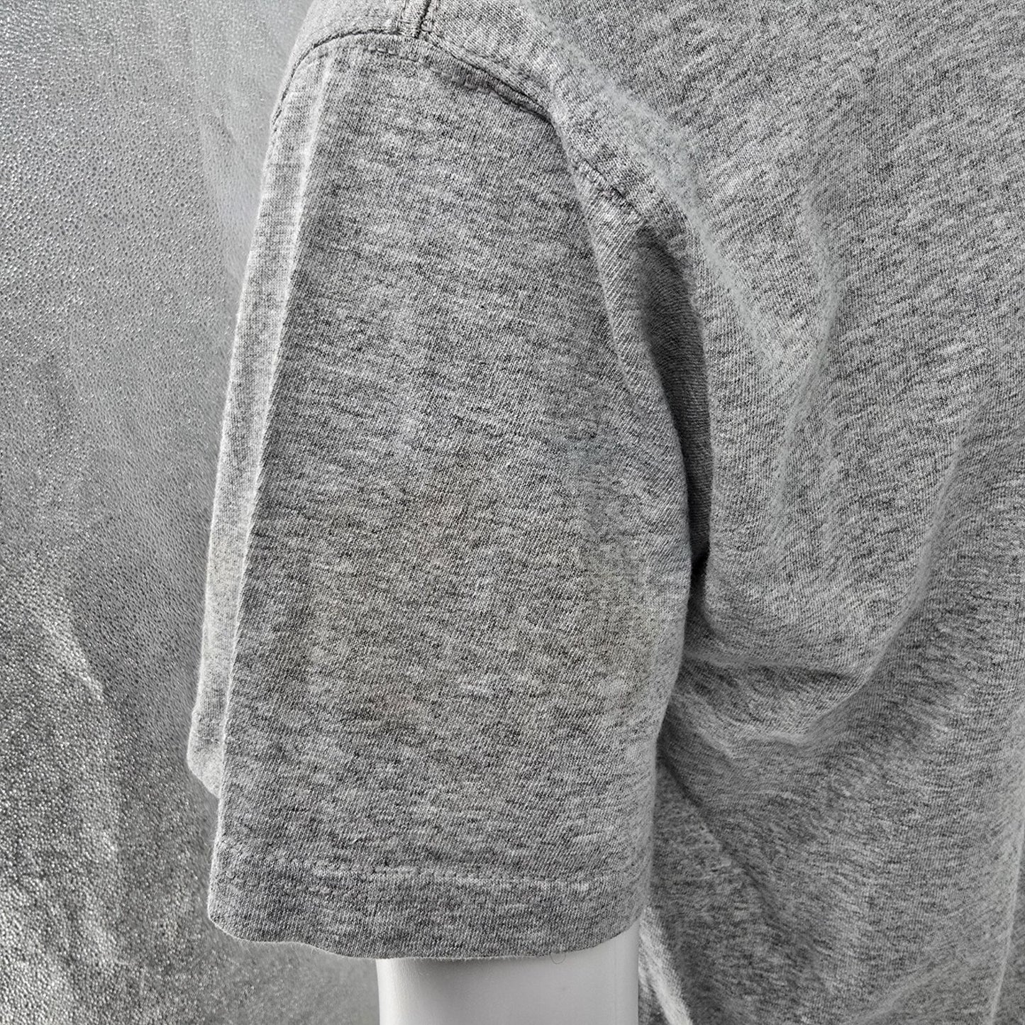 Distressed 2000s Fruit of the Loom Tagless Blank Gray Crewneck T-Shirt (M) *Fair