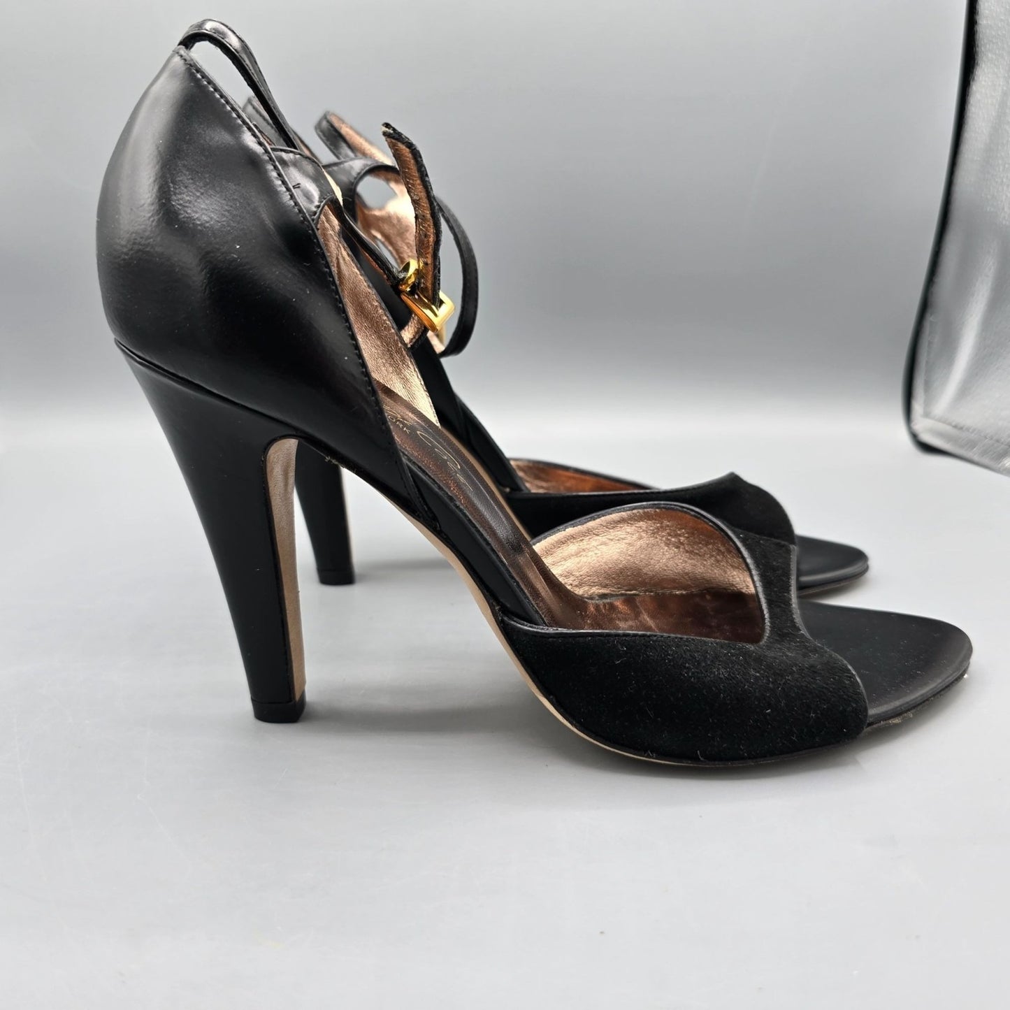 2000s Kenneth Cole New York "Two 2 Tango" Made in Italy D'Orsay Heels (8.5M)