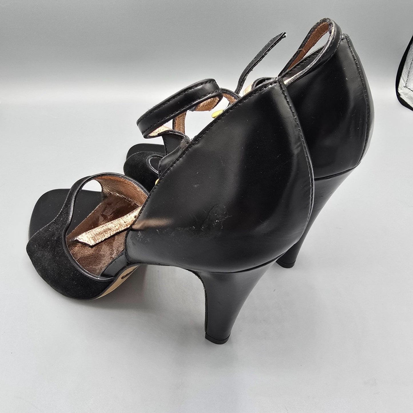 2000s Kenneth Cole New York "Two 2 Tango" Made in Italy D'Orsay Heels (8.5M)