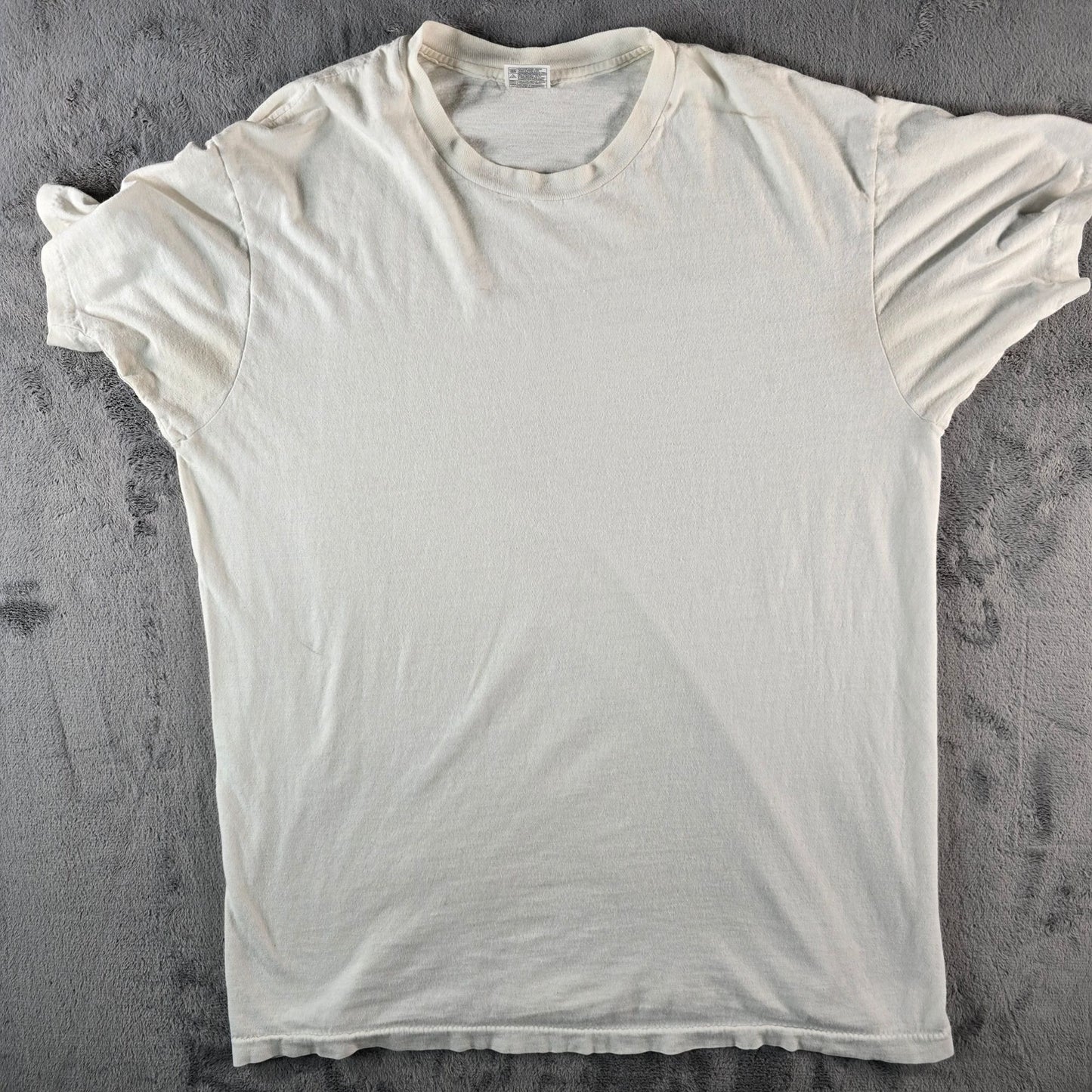 Vintage 1990s Hanes Classics Single Stitch White/Off-White Blank T-Shirt (L)