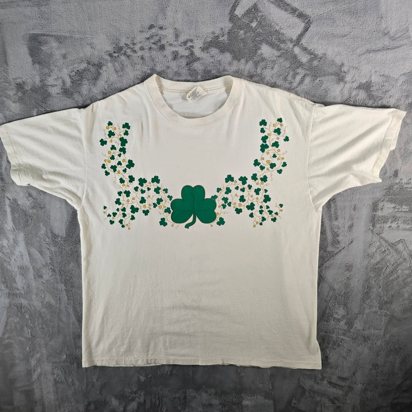 Vintage 1990s Oneita Power-T St. Patrick's Day Shamrock Graphic T-Shirt (XL)