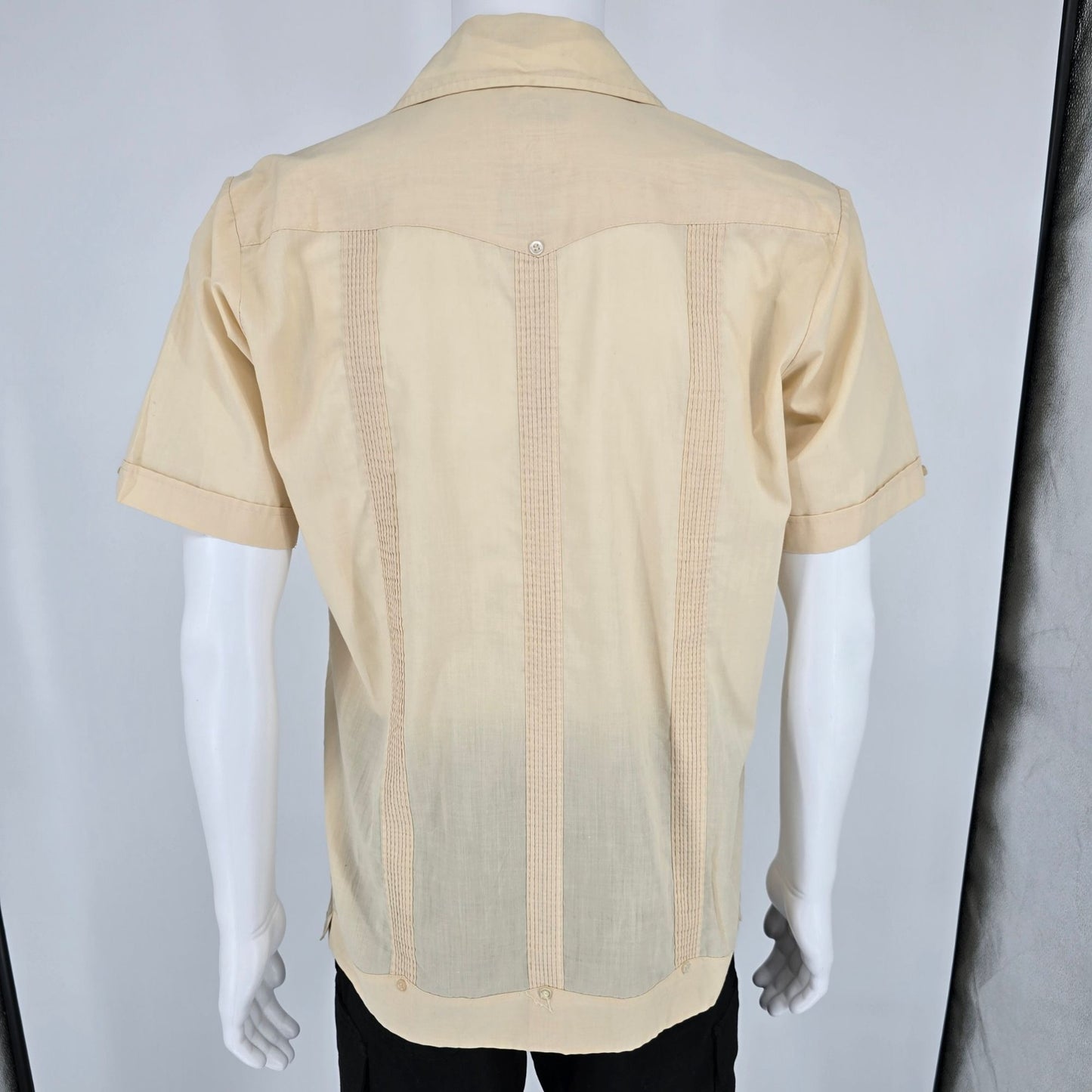 Vintage 1970s Don Romeo Light Tan Four-Pocket Embroidered Guayabera Shirt (M)