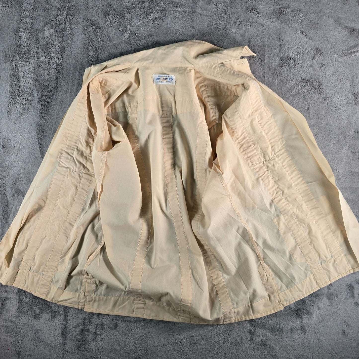 Vintage 1970s Don Romeo Light Tan Four-Pocket Embroidered Guayabera Shirt (M)