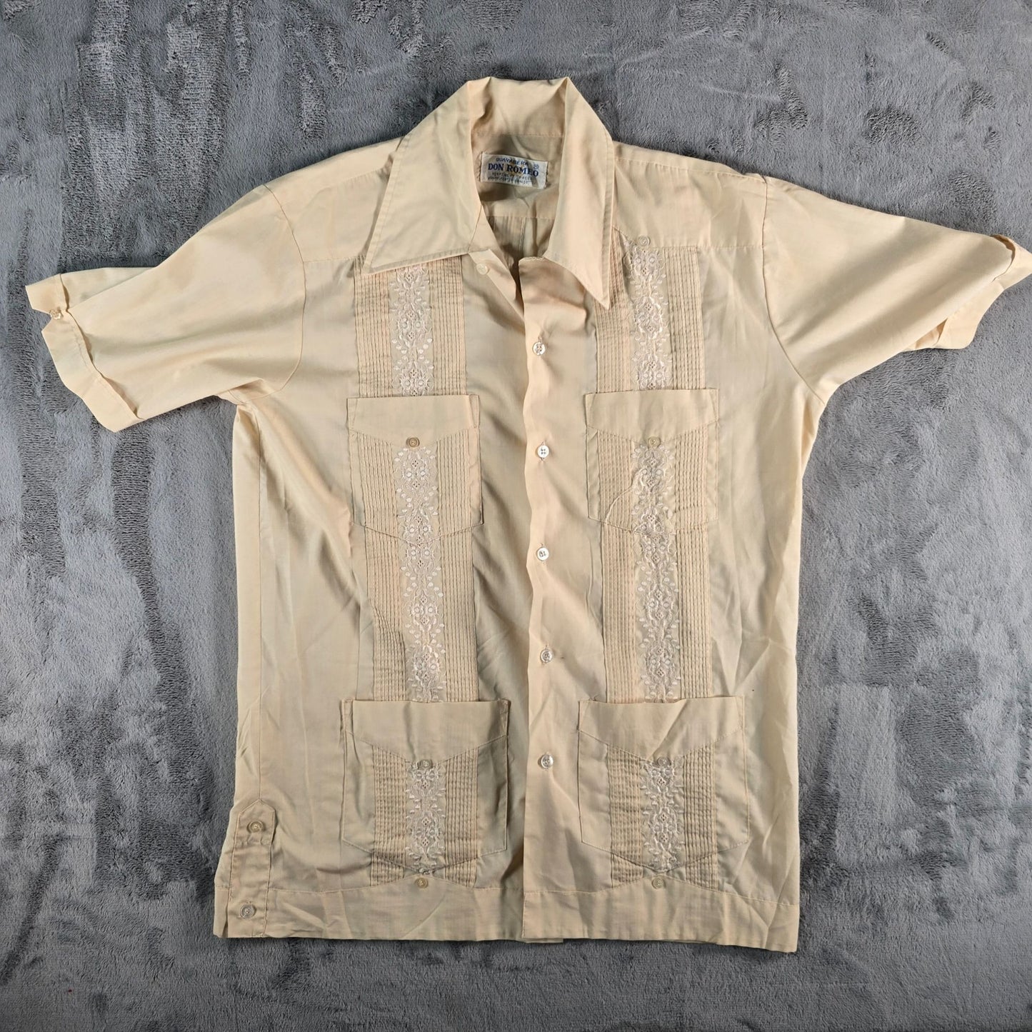 Vintage 1970s Don Romeo Light Tan Four-Pocket Embroidered Guayabera Shirt (M)