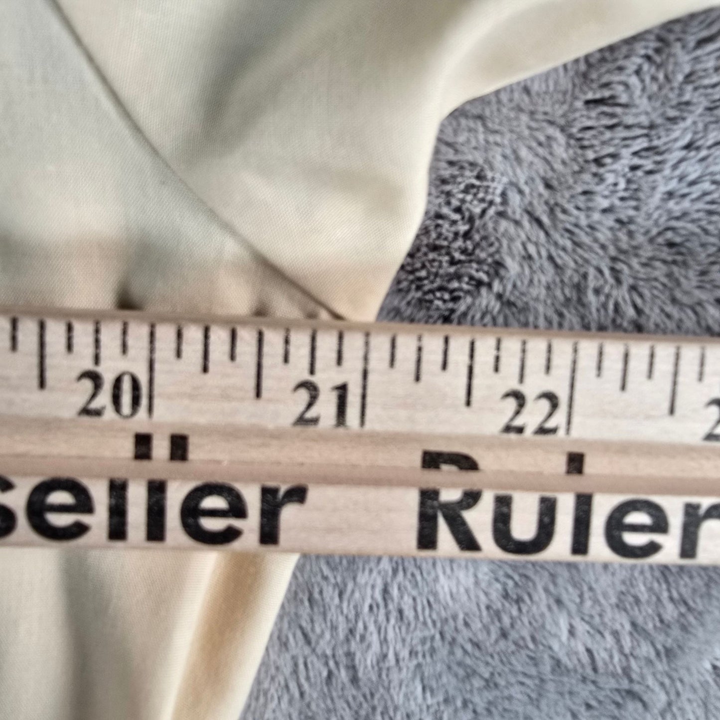 Vintage 1970s Don Romeo Light Tan Four-Pocket Embroidered Guayabera Shirt (M)