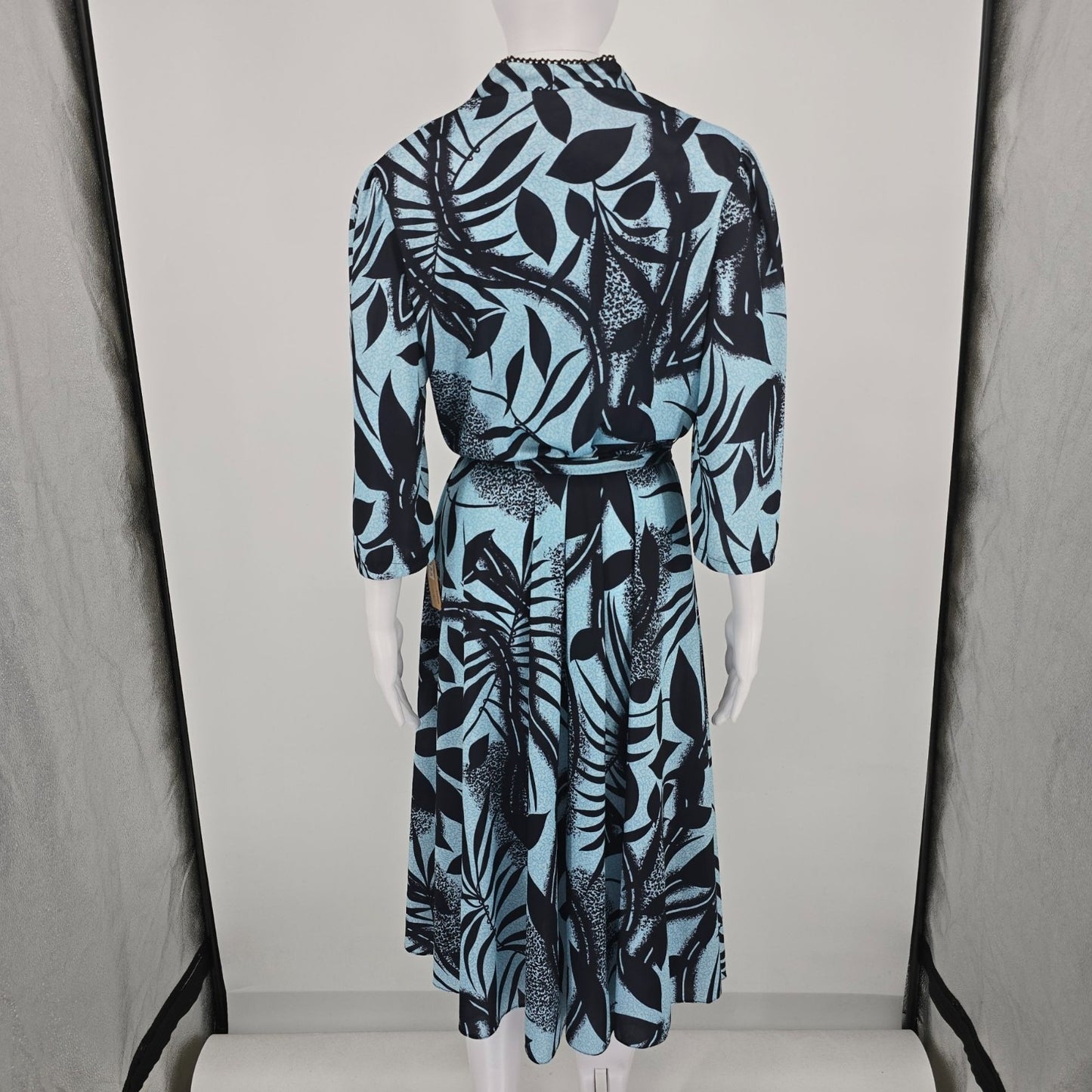 Vintage 1980s Whirlaway Frocks Blue/Black Tropical Leaf Print Day Dress (16/XL)