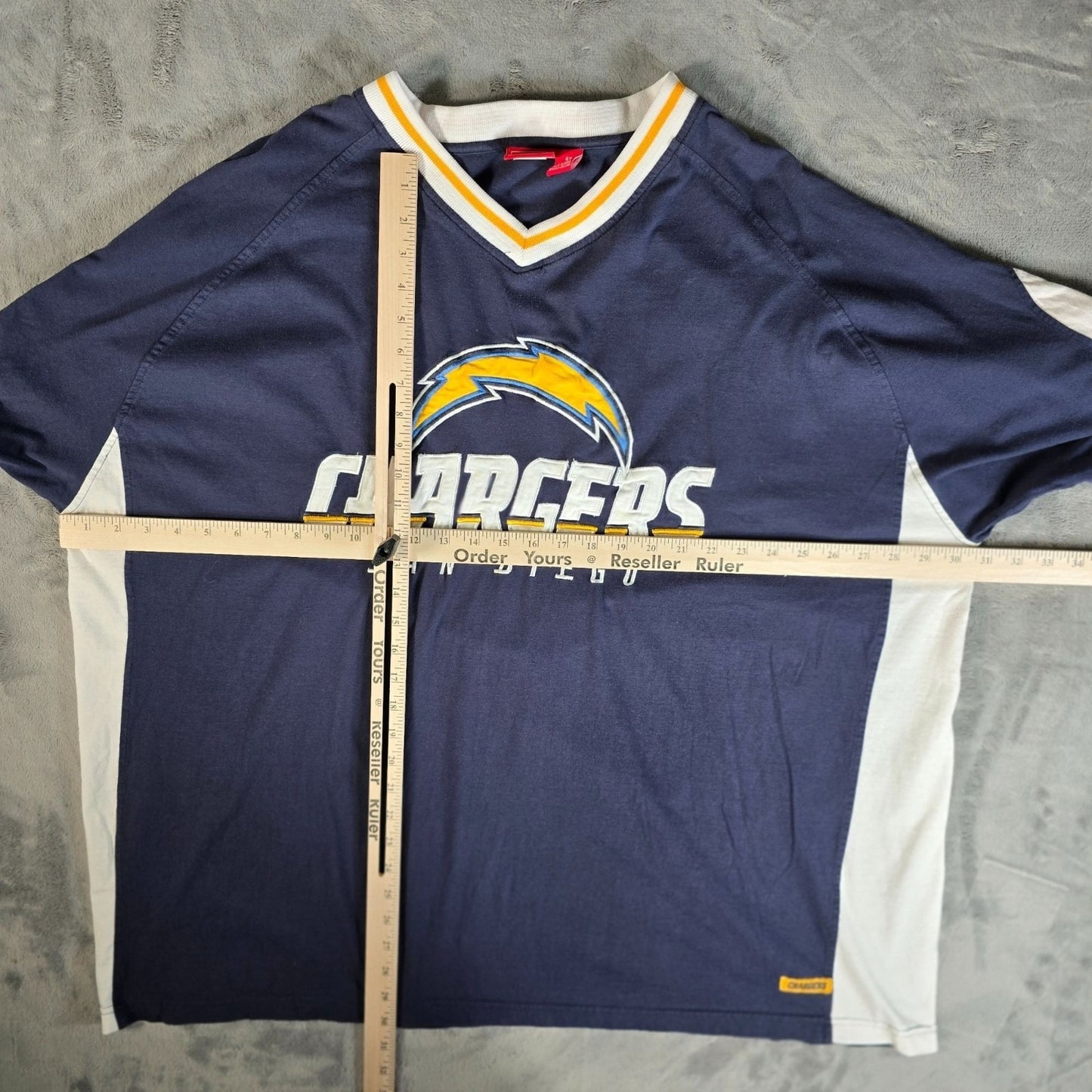 2000s San Diego Chargers NFL Embroidered Blue/White V-Neck Jersey T-Shirt (4XL)