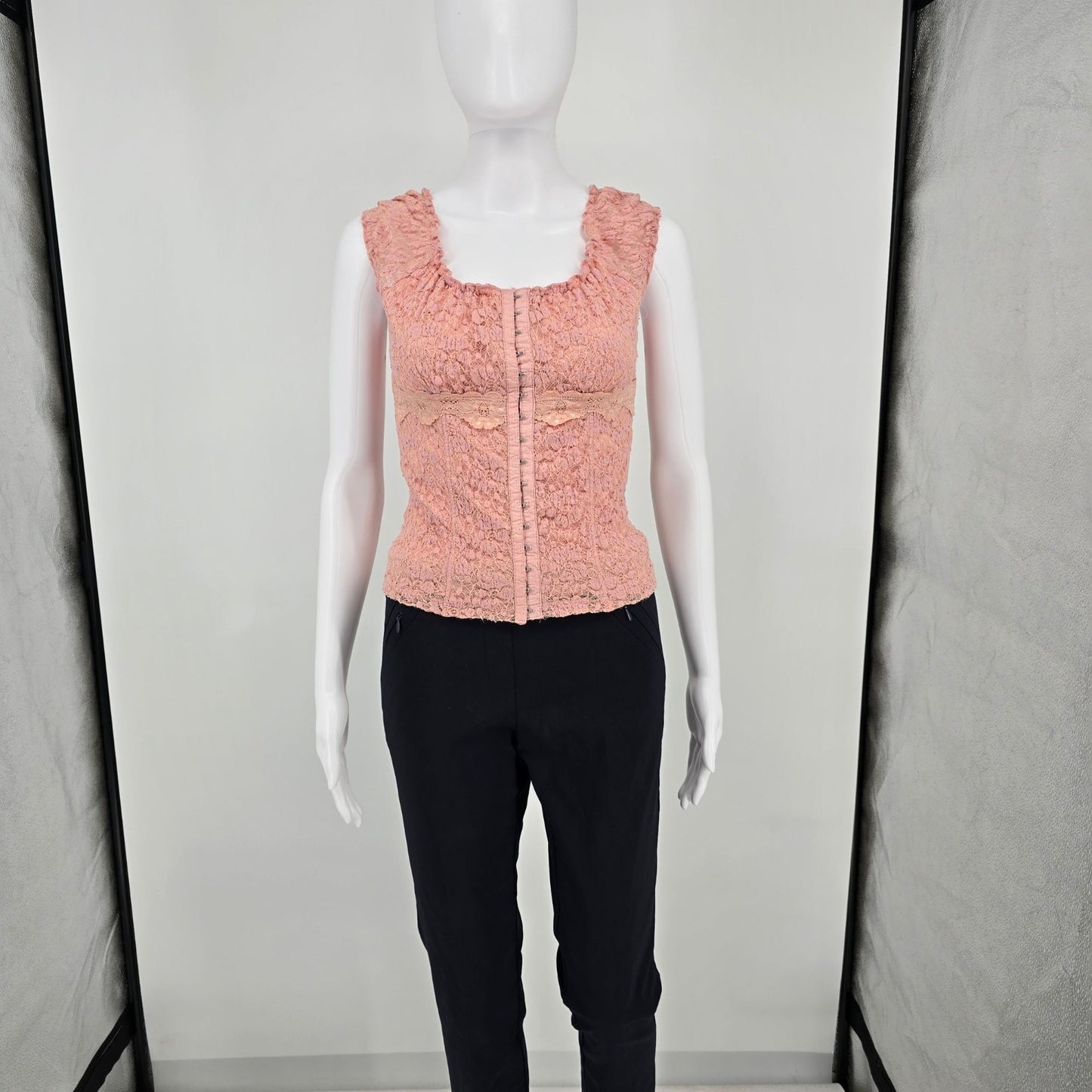 Vintage Y2K Moa Moa Pink Floral Lace Hook Front Stretch Fairy/Coquette Top (M)