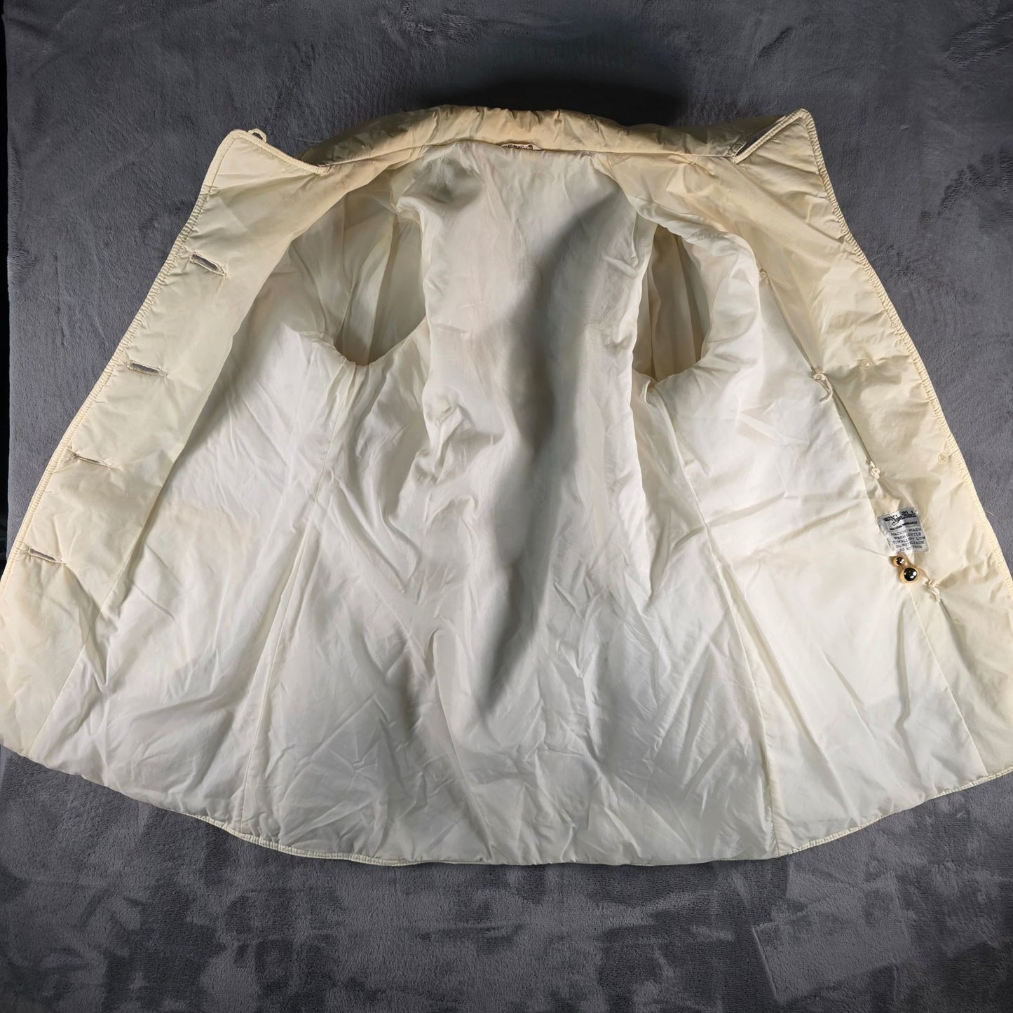 Distressed Vintage 1970s Women's Nylon Shell Insulated Après-ski Coat (M/L)