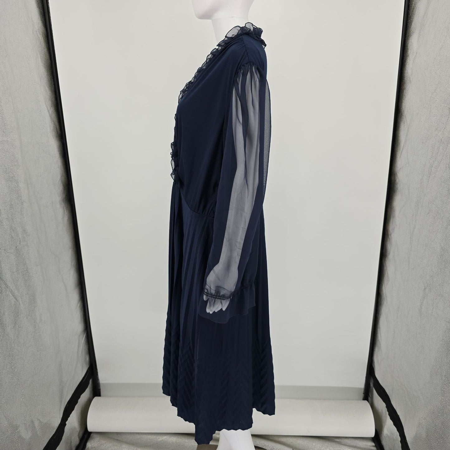 Vintage Late 1970s Riccardo Navy Blue Chiffon Sleeve Pleated Midi Dress (XL)