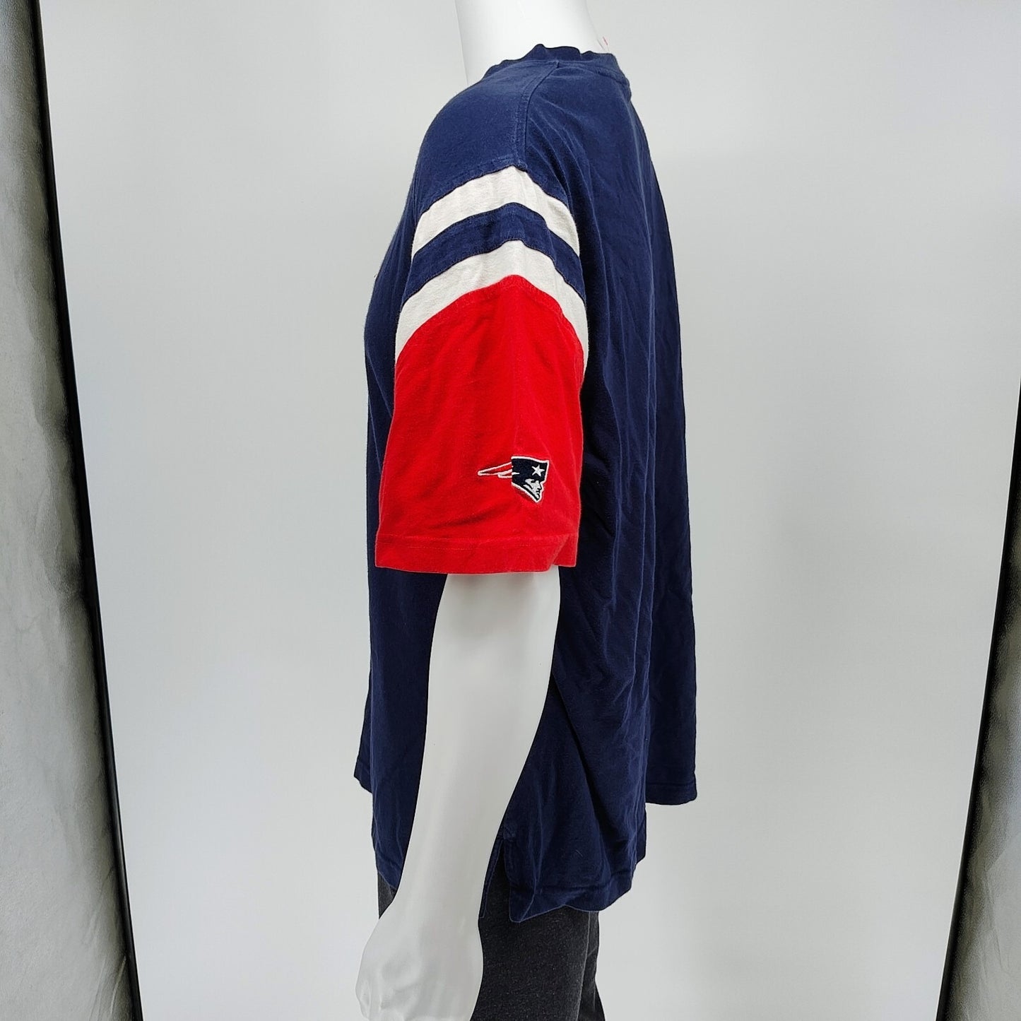 Y2K 2006 NFL VF Imagewear New England Patriots Striped and Embroidered Shirt (L)