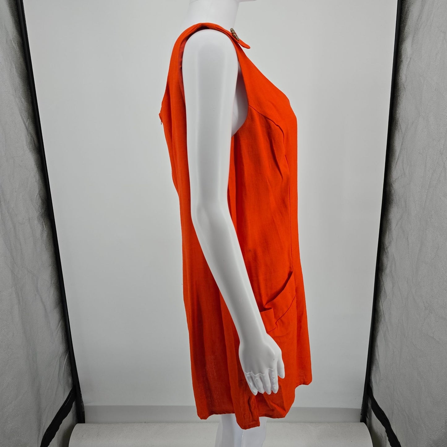Vintage 1960s Mod Orange Sleeveless Pocketed Jumper-Style Shift Mini Dress (L)