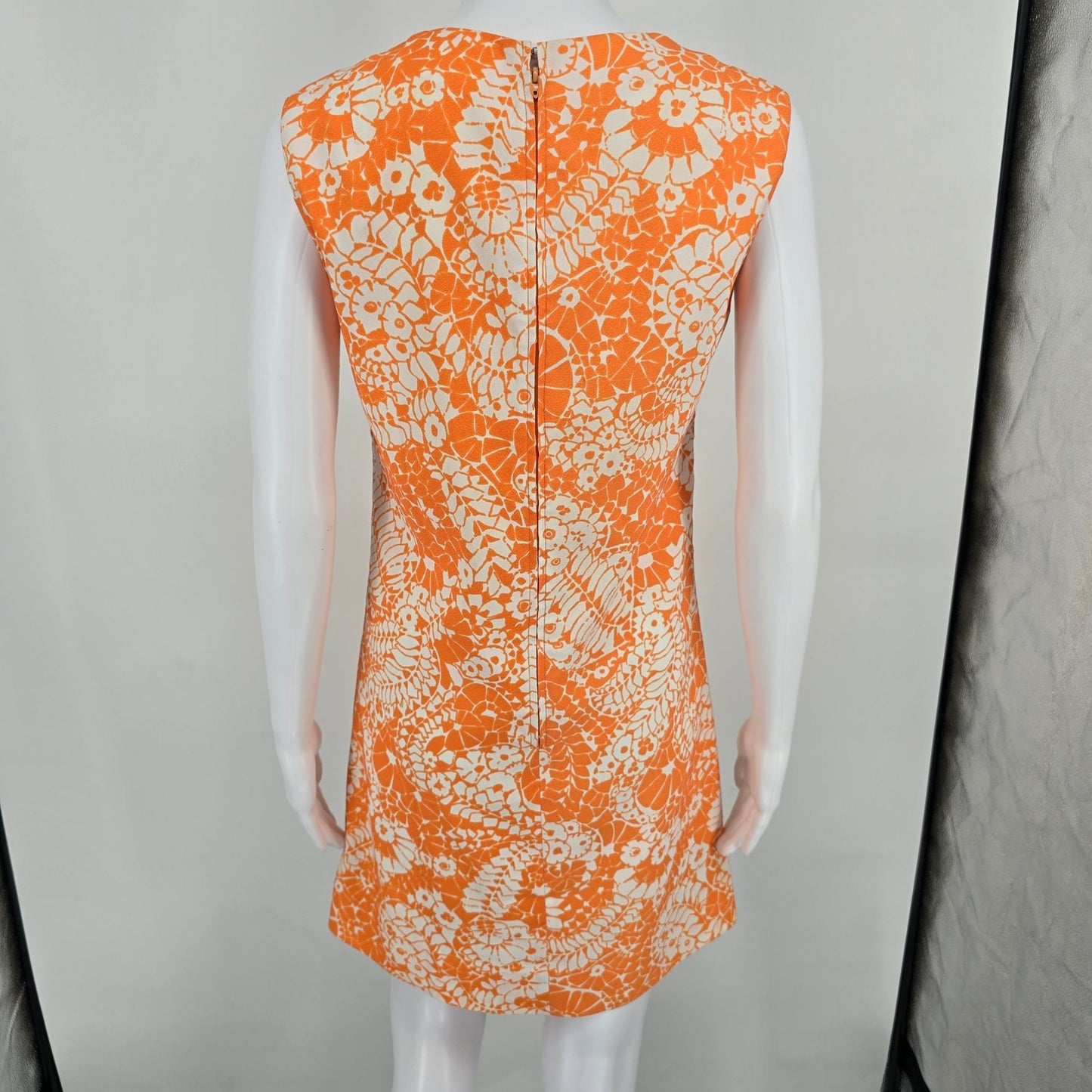 Vintage 1970s Orange/White Floral Sleeveless A-Line Shift Mini Mod Dress (S)