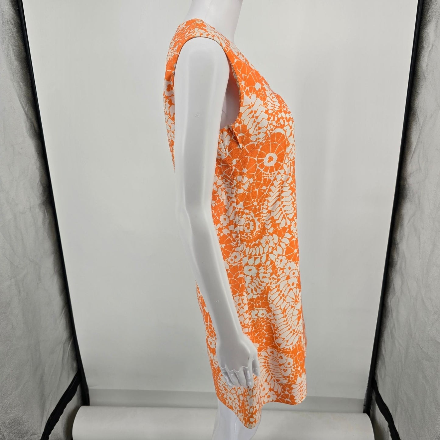 Vintage 1970s Orange/White Floral Sleeveless A-Line Shift Mini Mod Dress (S)