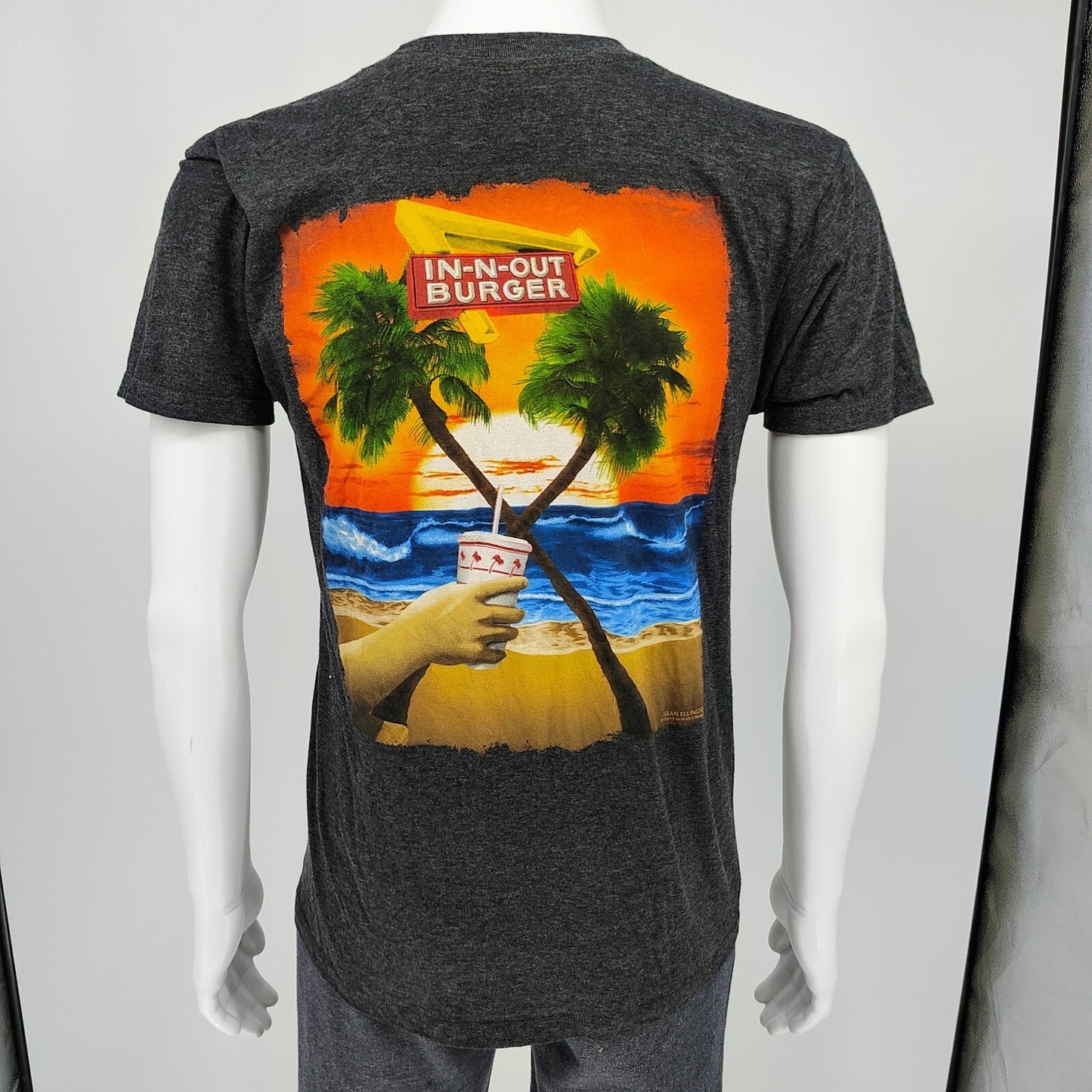 2015 In-N-Out Burger California Sean Ellingson "The Simple Things" T-Shirt (M)