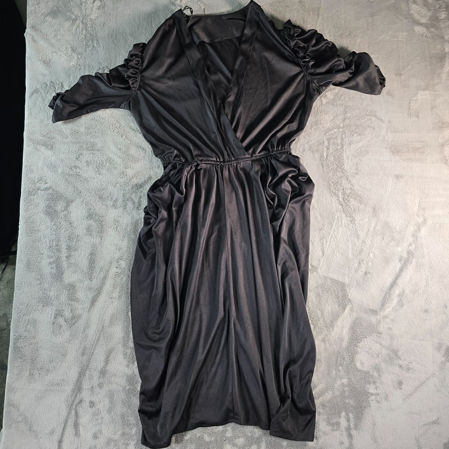 Vintage 1980s Black Supplice V-Neck Ruched Sleeve Elastic Waist Midi Dress (L)