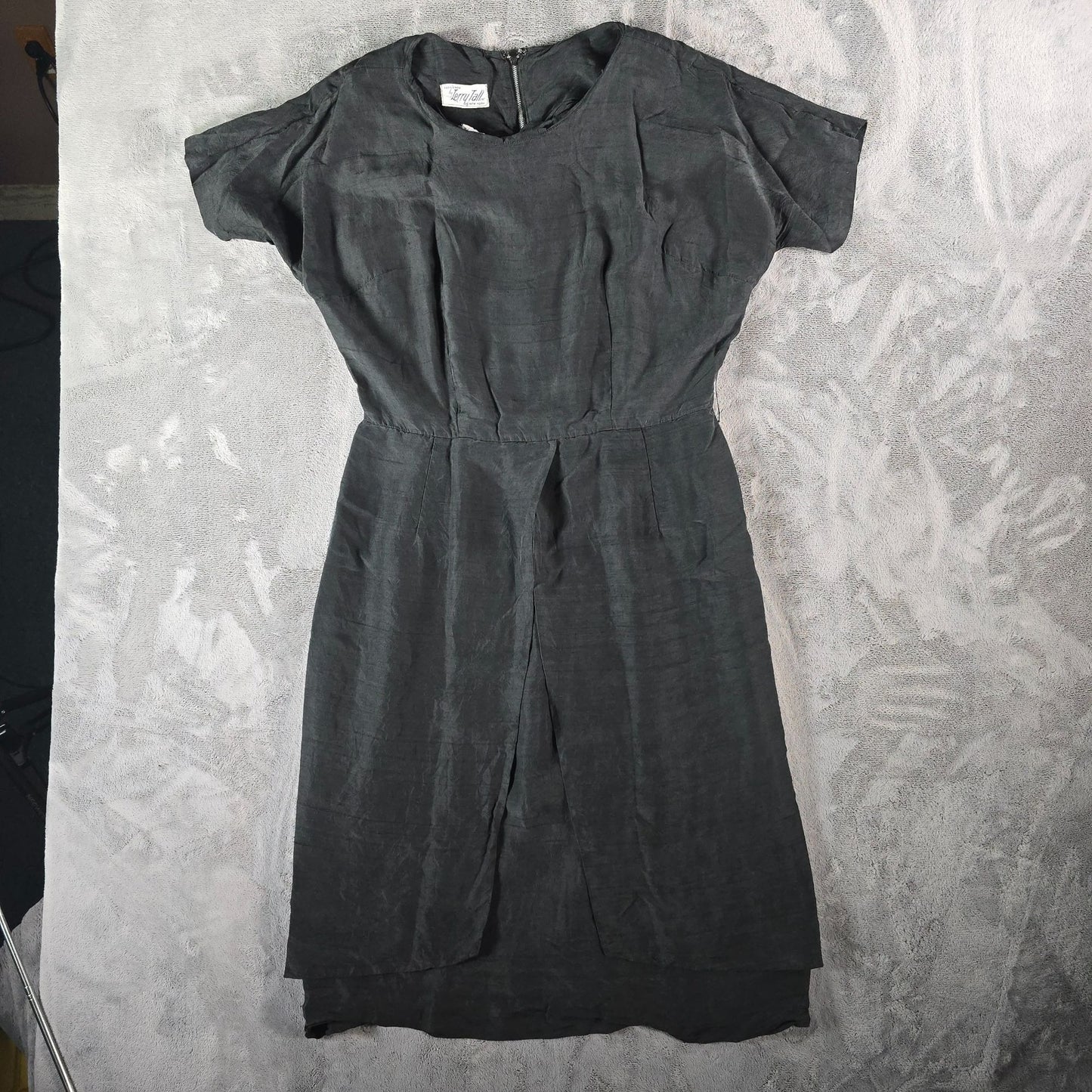 Vintage Early 1960s Terry Tall New York Black Kimono Sleeve Dress (M) *Flaw