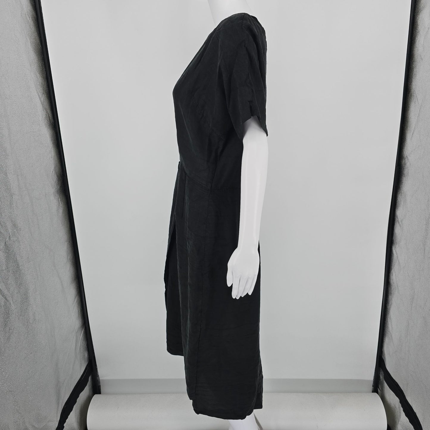 Vintage Early 1960s Terry Tall New York Black Kimono Sleeve Dress (M) *Flaw