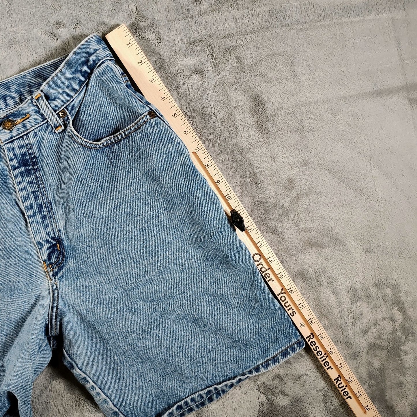 Arizona Jean Co. Y2K Juniors Size 11 Light Blue Denim Jean Shorts -8 inch inseam