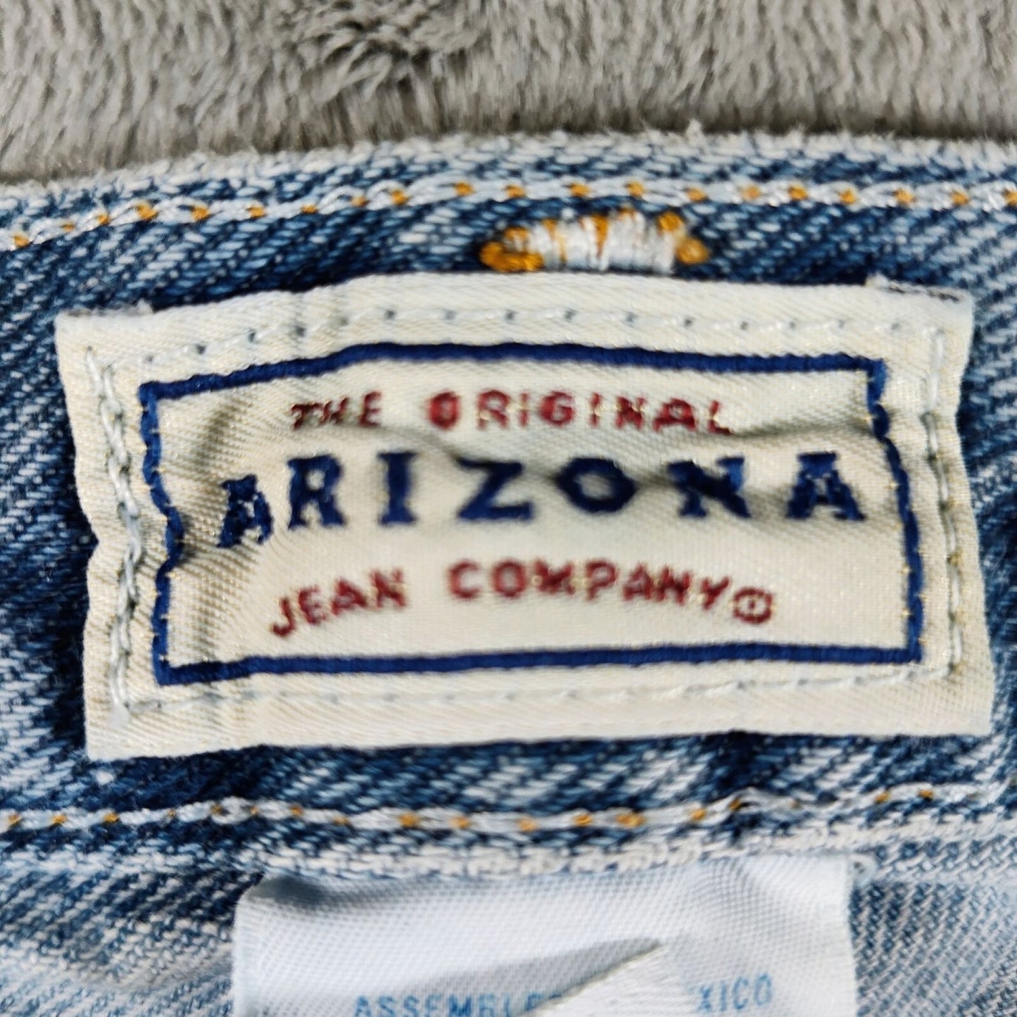 Arizona Jean Co. Y2K Juniors Size 11 Light Blue Denim Jean Shorts -8 inch inseam