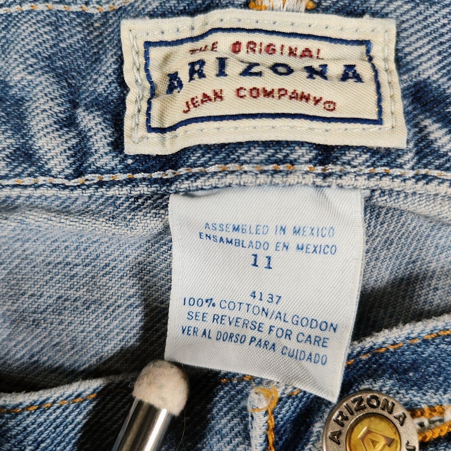Arizona Jean Co. Y2K Juniors Size 11 Light Blue Denim Jean Shorts -8 inch inseam