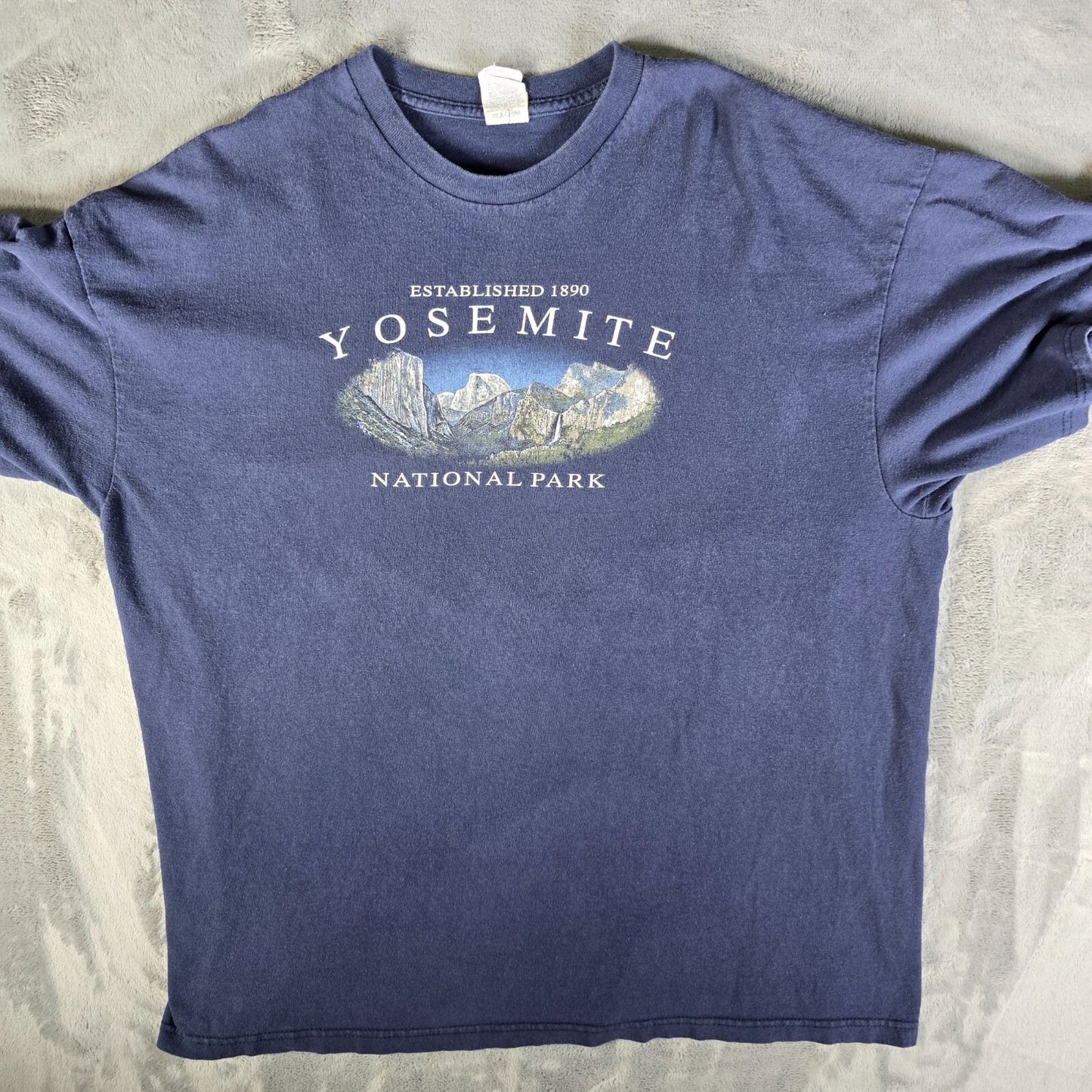 2000s Delta Pro Weight Yosemite National Park "Established 1890" T-Shirt -XL/2XL