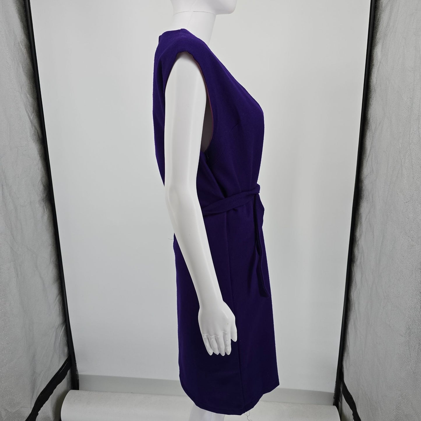 Vintage 1960s Mod Purple V-Neck Belted Sleeveless Sheath Jumper Dress (14/L)