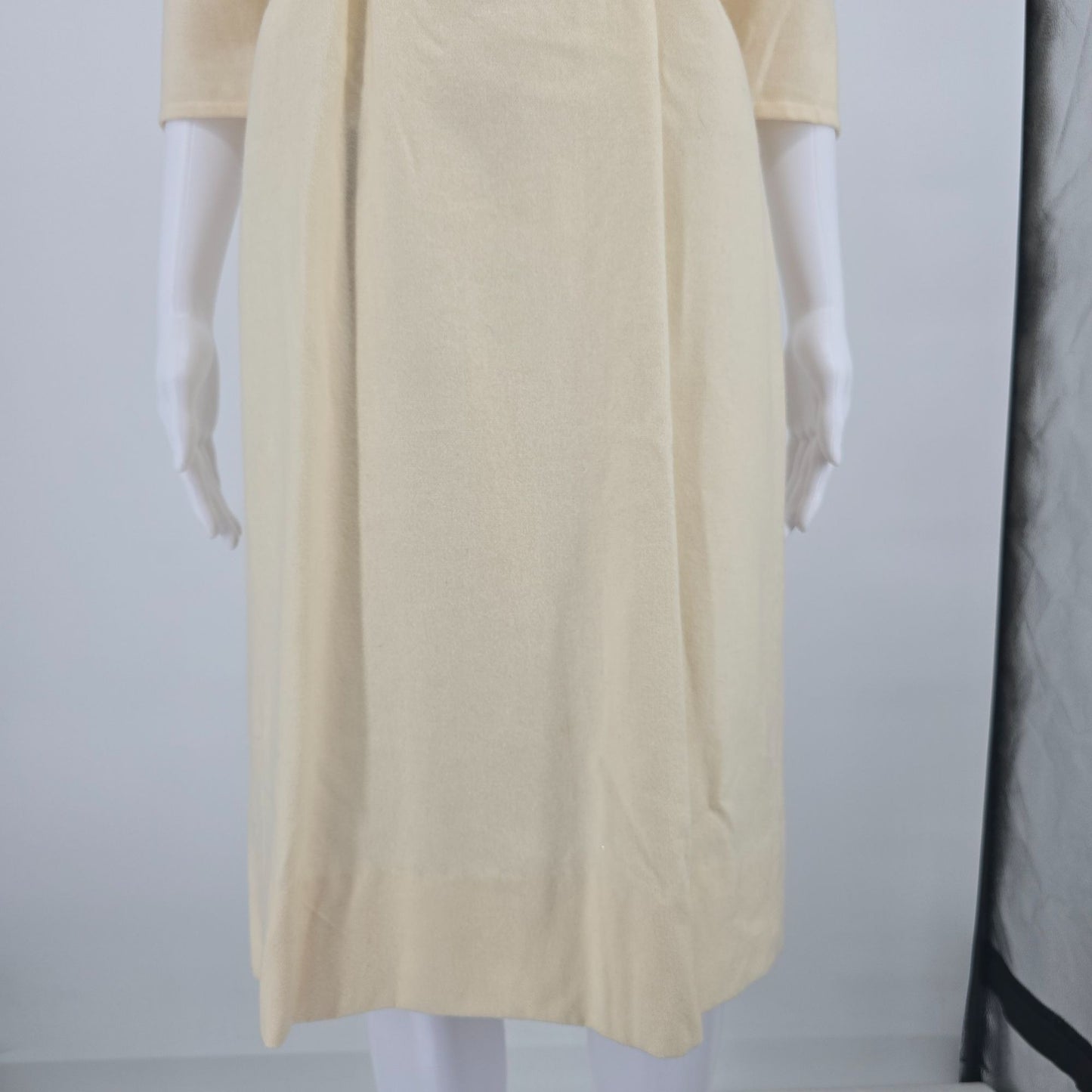 Vintage 1960s Cream Wool Jackie-Style 3/4 Sleeve Sheath Dress (S) *Fair