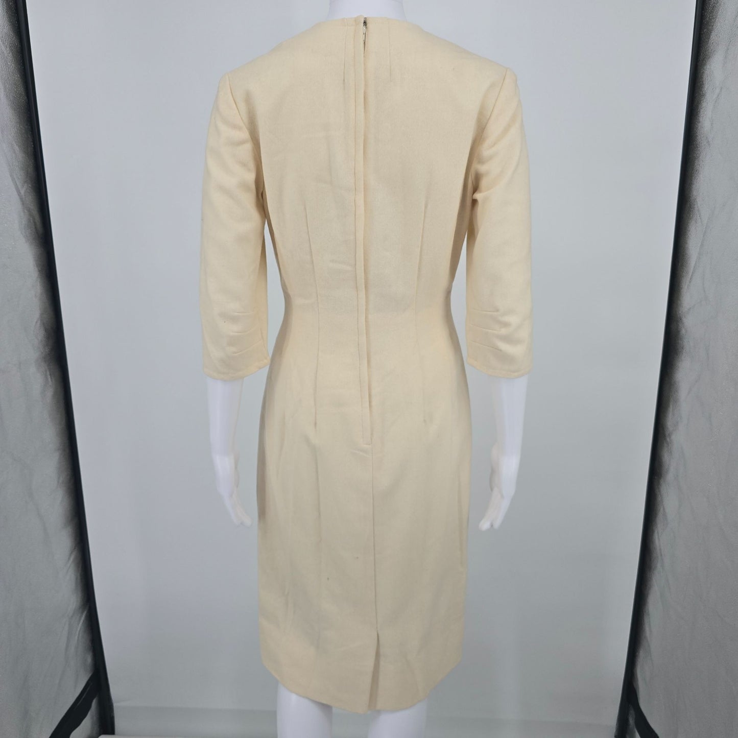 Vintage 1960s Cream Wool Jackie-Style 3/4 Sleeve Sheath Dress (S) *Fair