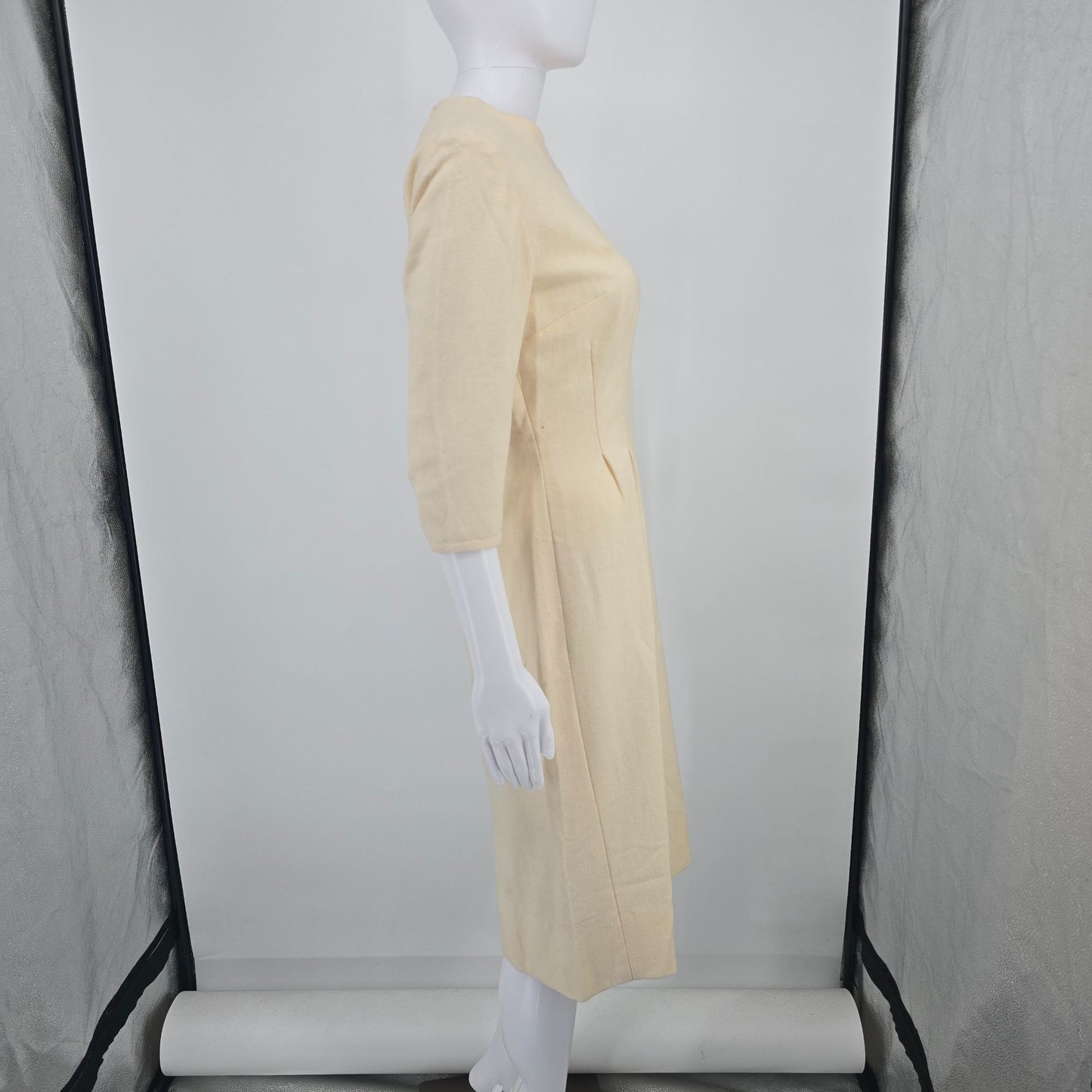 Vintage 1960s Cream Wool Jackie-Style 3/4 Sleeve Sheath Dress (S) *Fair
