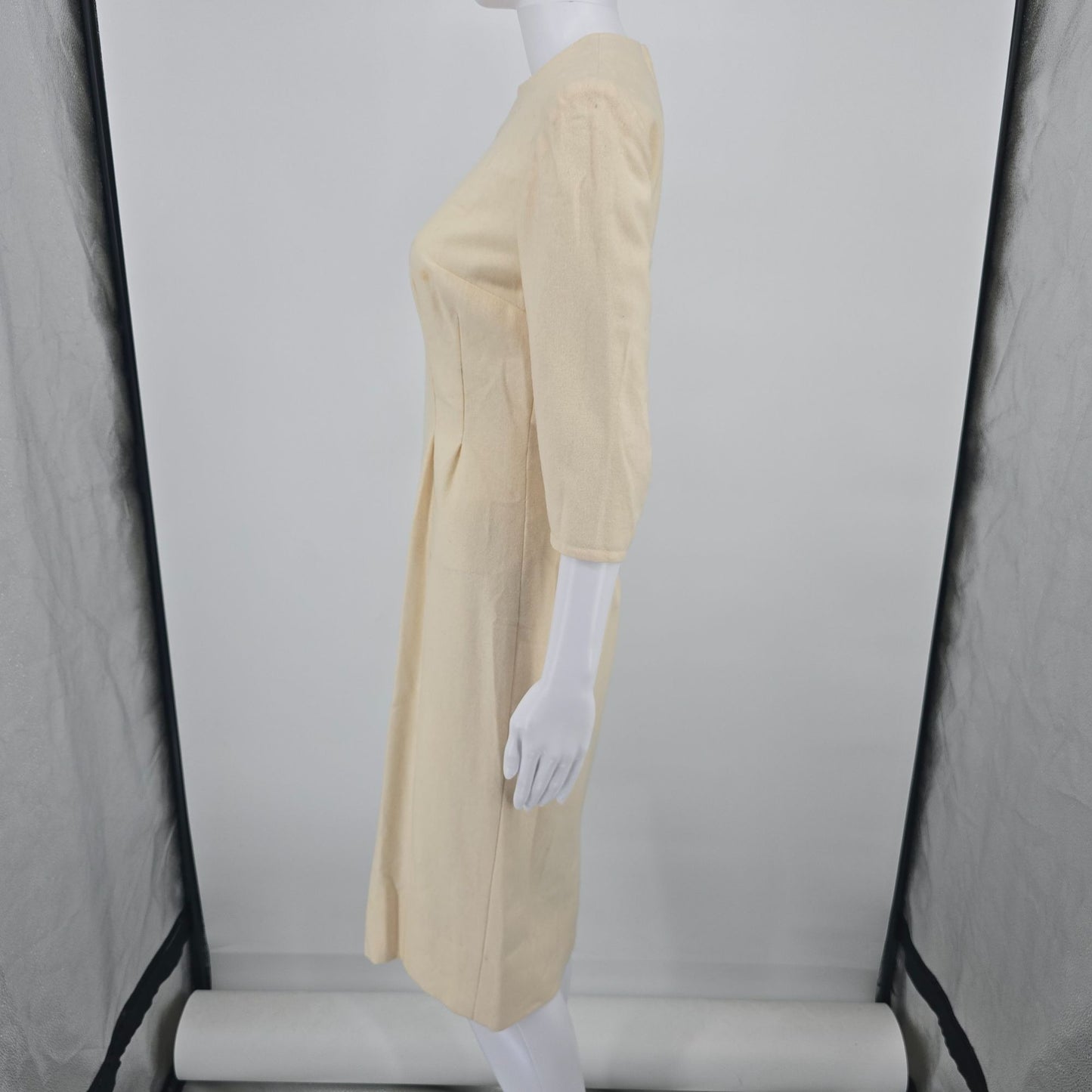 Vintage 1960s Cream Wool Jackie-Style 3/4 Sleeve Sheath Dress (S) *Fair