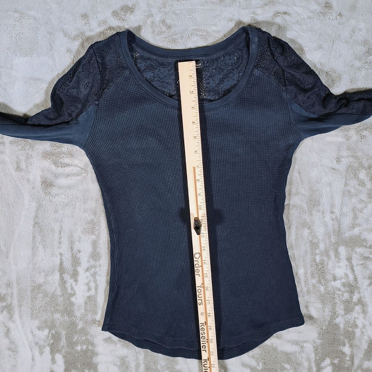 Lucky Brand Live in Love Blue Womens Lace Sleeve Thermal Top (S) *Flawed*