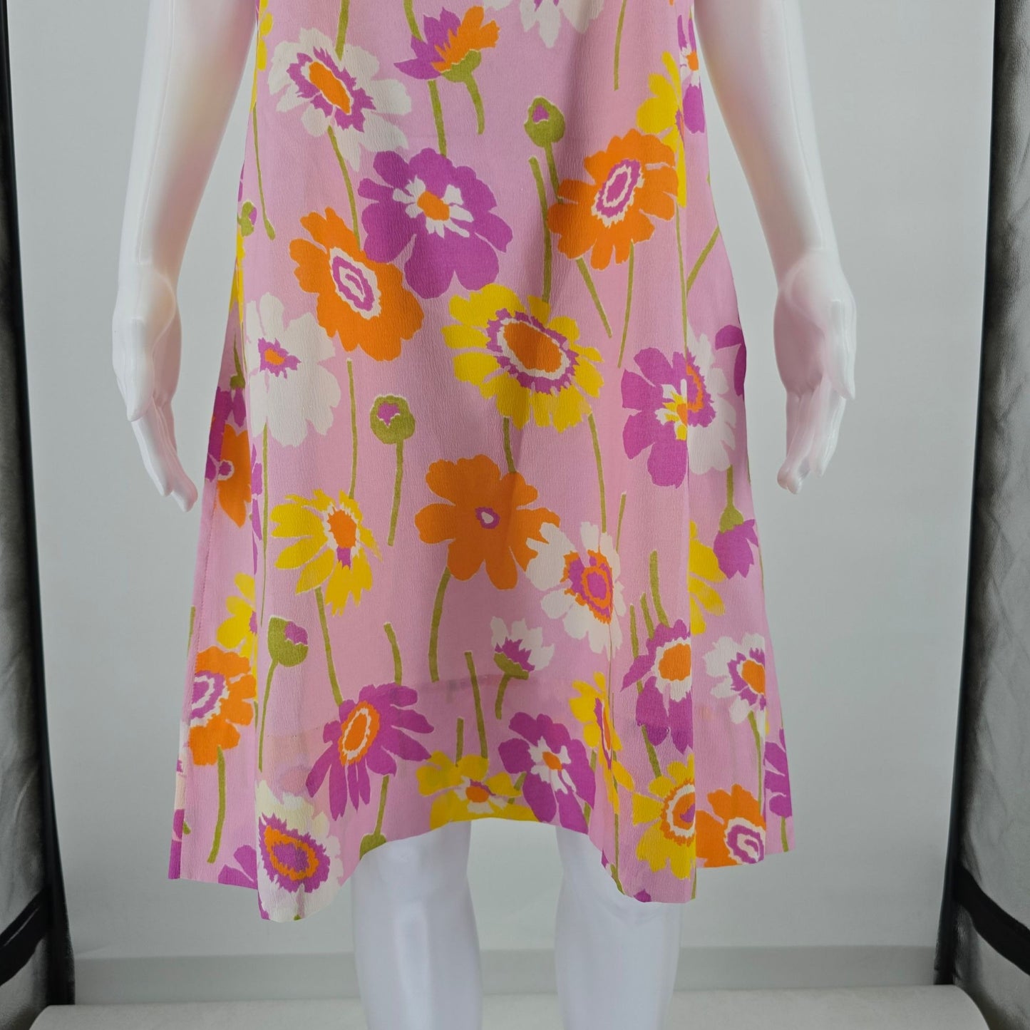 Vintage 1960s Contessa Mod Daisy Print Flower Power Sleeveless Shift Dress (L)