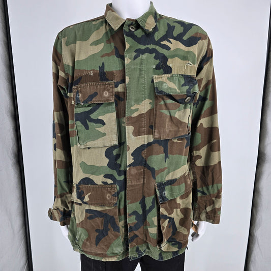 Vintage 1980s U.S. Army Woodland BDU Camouflage Combat Jacket (Medium Long)