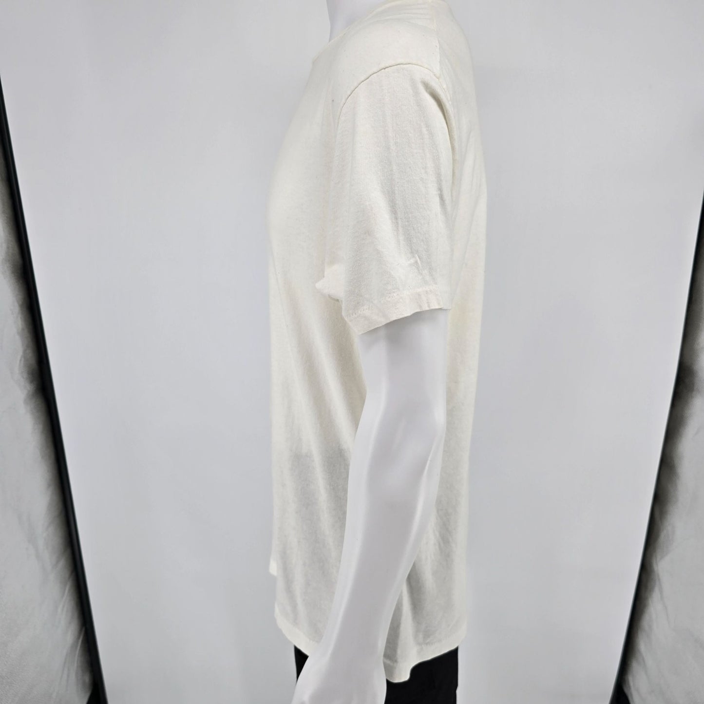 Vintage 1990s Hanes Blank White Single Stitch Crew Neck Cotton T-Shirt (M/L)