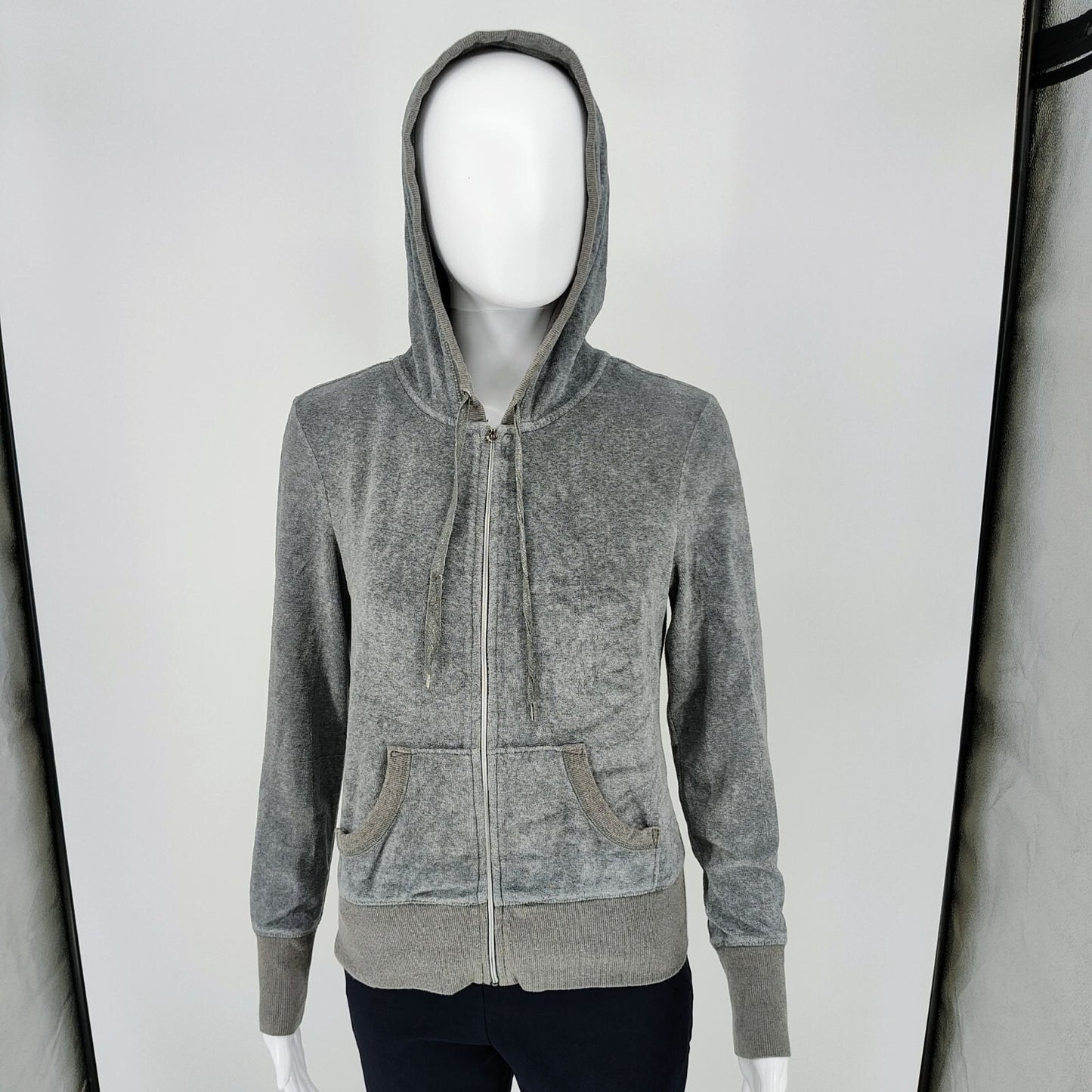 2010s Victoria's Secret VSX Sexy Sport Grey Zip-Up Hoodie Jacket (Small)