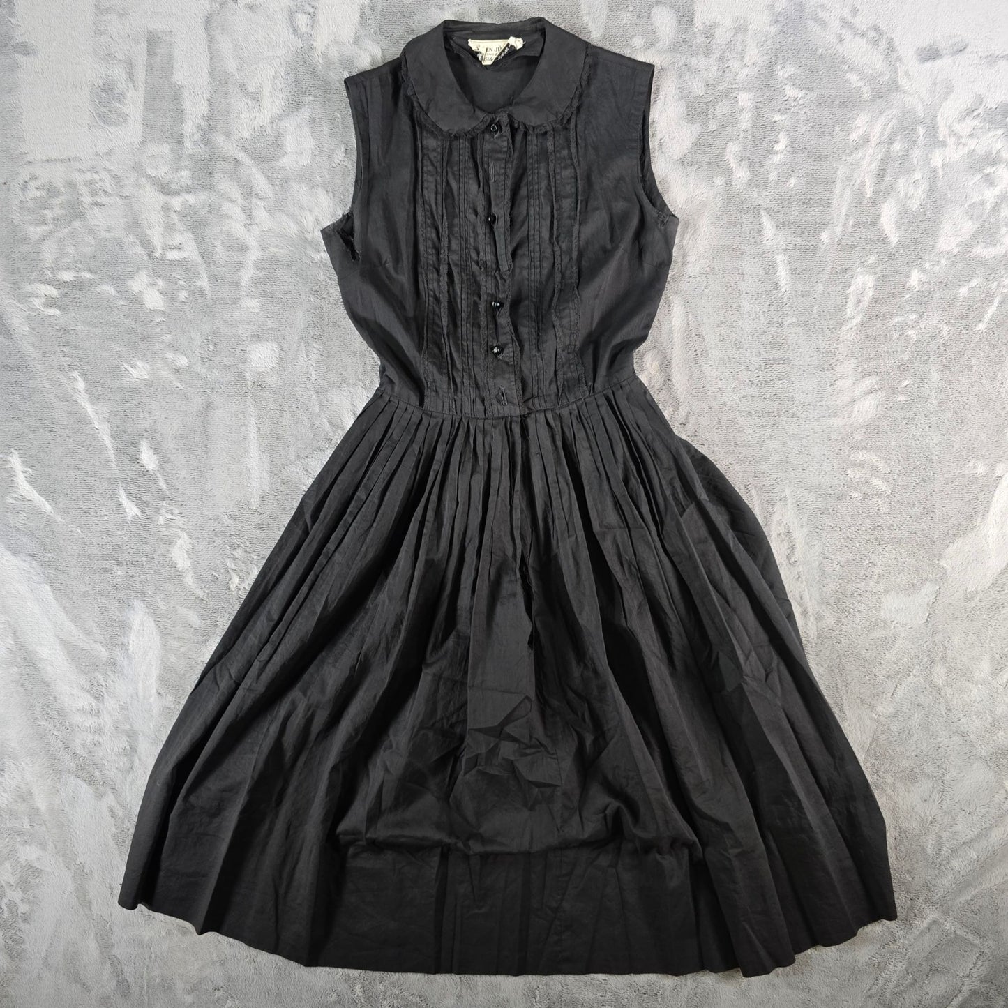 Vintage 1950s Gilden Juniors Black Sleeveless Fit and Flare Day Dress (XS) *Fair