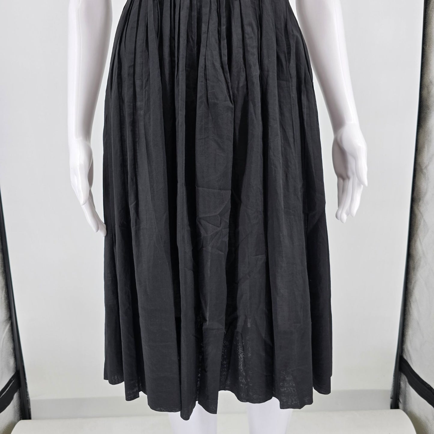 Vintage 1950s Gilden Juniors Black Sleeveless Fit and Flare Day Dress (XS) *Fair