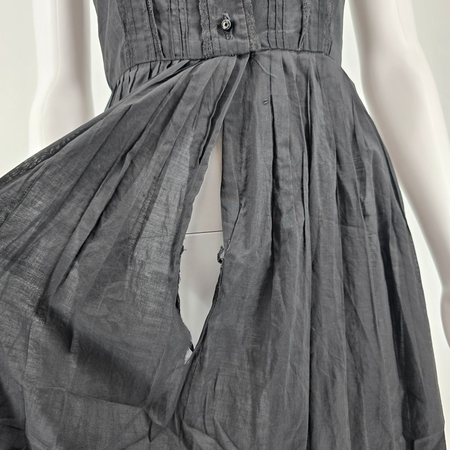 Vintage 1950s Gilden Juniors Black Sleeveless Fit and Flare Day Dress (XS) *Fair