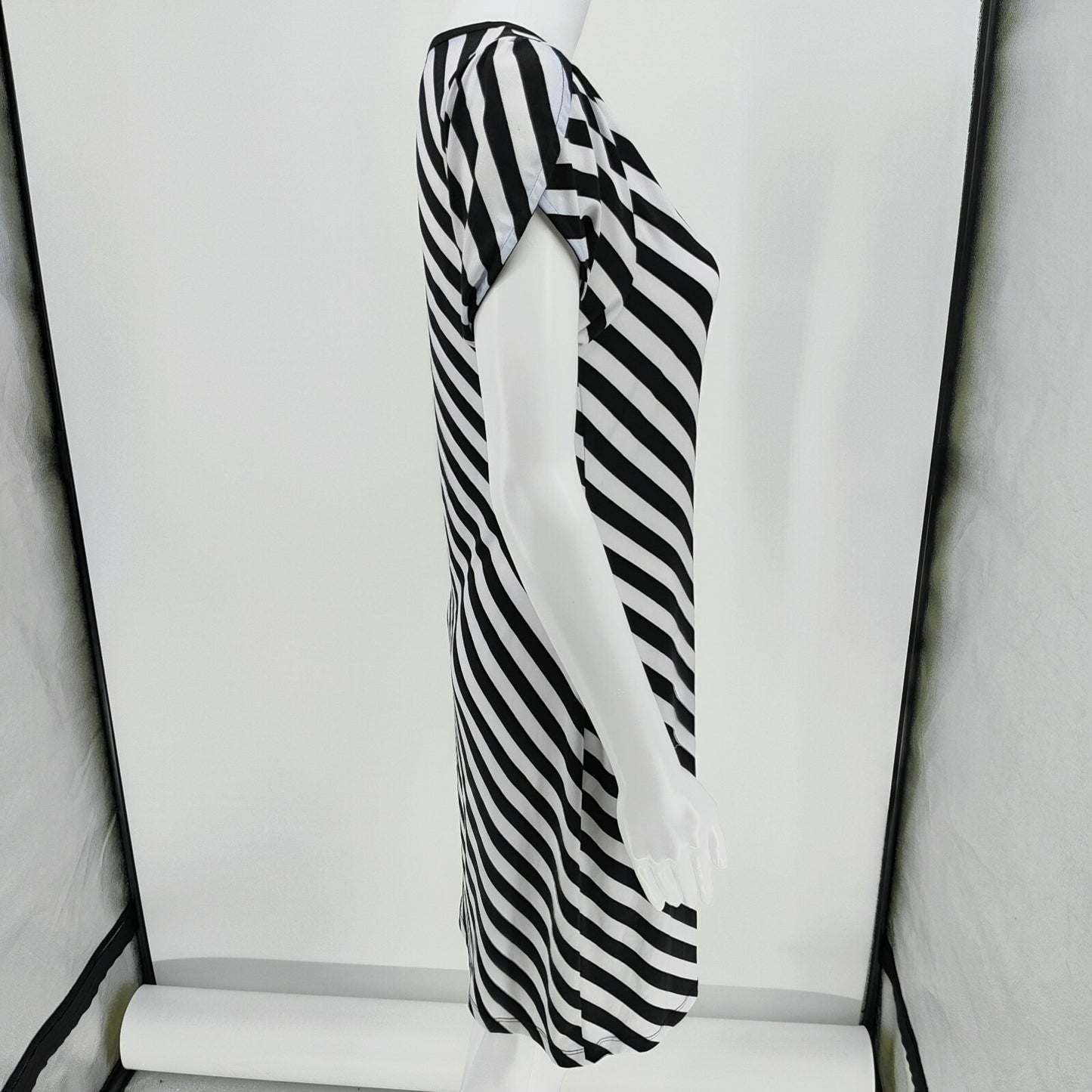 MICHAEL Michael Kors Black and White Striped Tulip-Sleeve Jersey Dress (XS)