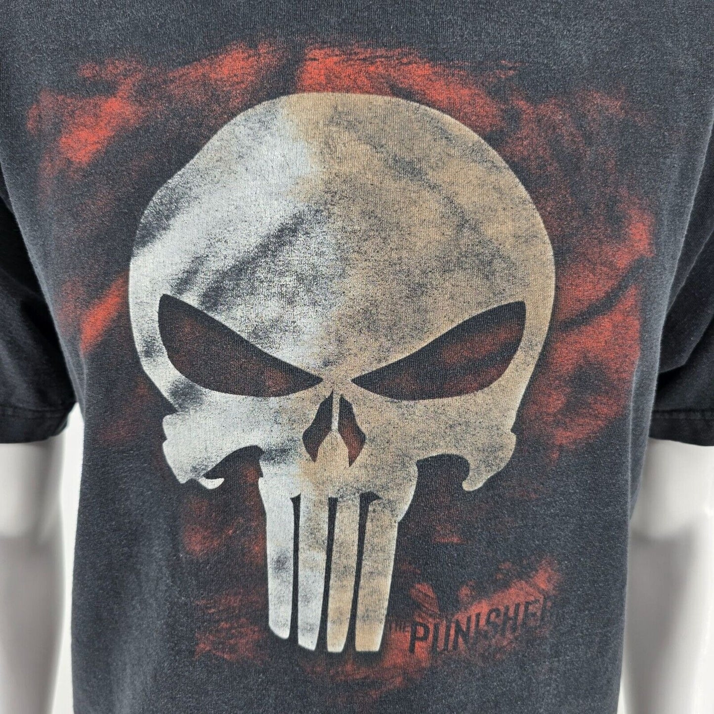 Vintage Y2K 2004 Black Mad Engine Marvel Punisher Skull Graphic T-Shirt (Medium)
