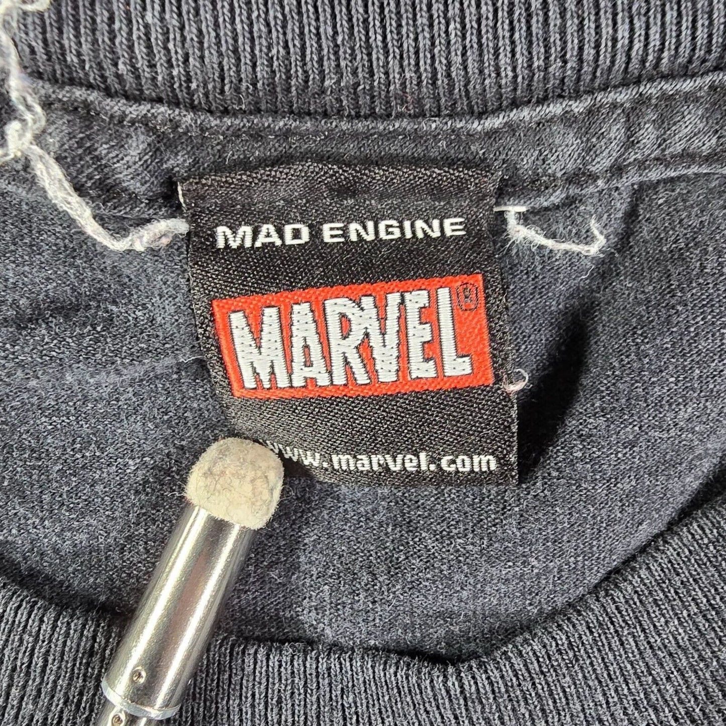 Vintage Y2K 2004 Black Mad Engine Marvel Punisher Skull Graphic T-Shirt (Medium)