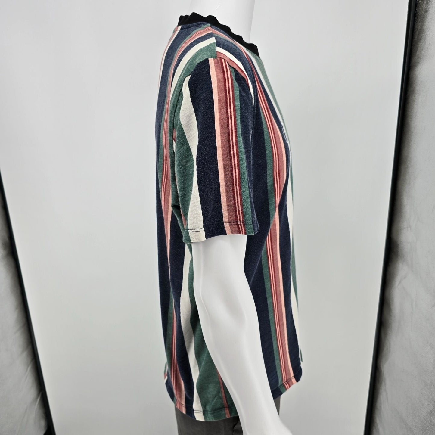 Guess Jeans U.S.A. Embroidered Logo Faded Multicolor Striped T-Shirt (M)