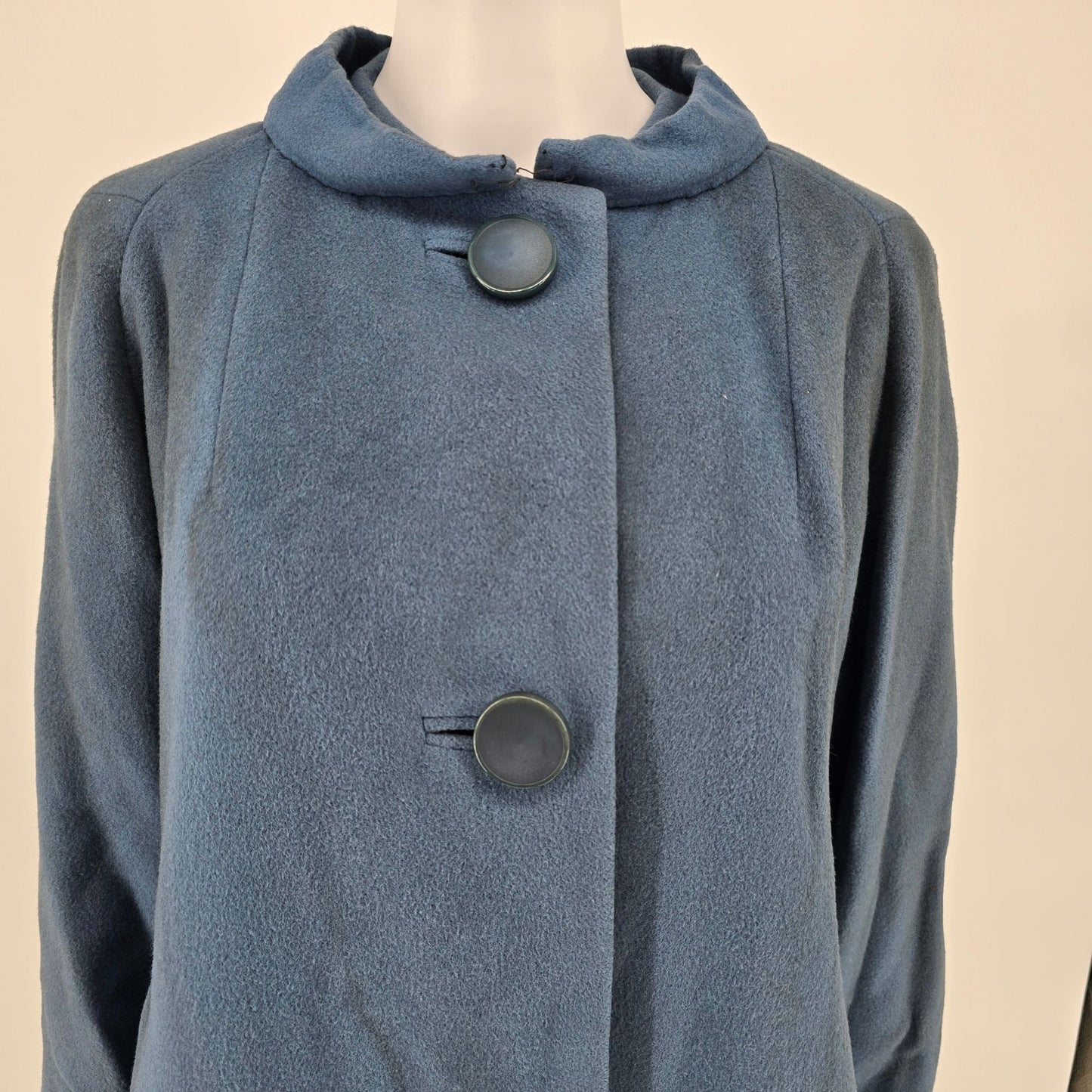 Distressed 1960s Unbranded Women's Mod Cashmere Wool Button Front Coat (Large)