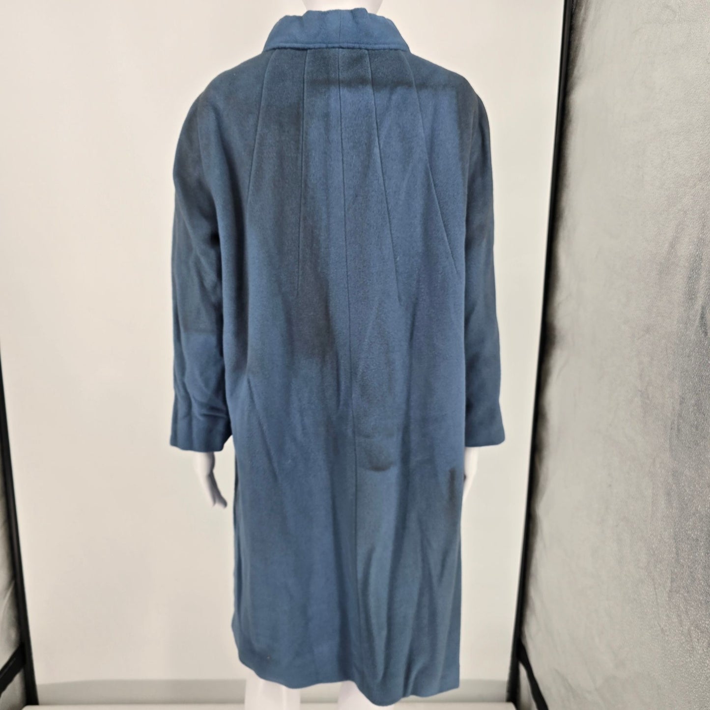 Distressed 1960s Unbranded Women's Mod Cashmere Wool Button Front Coat (Large)