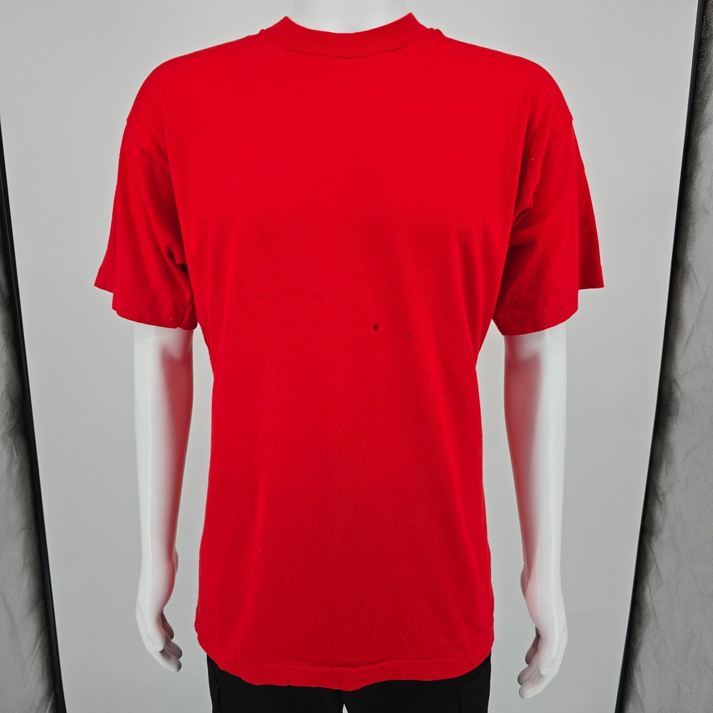 Vintage 1990s Fruit of the Loom Heavy Cotton Heavyweight Blank Red T-Shirt -L/XL