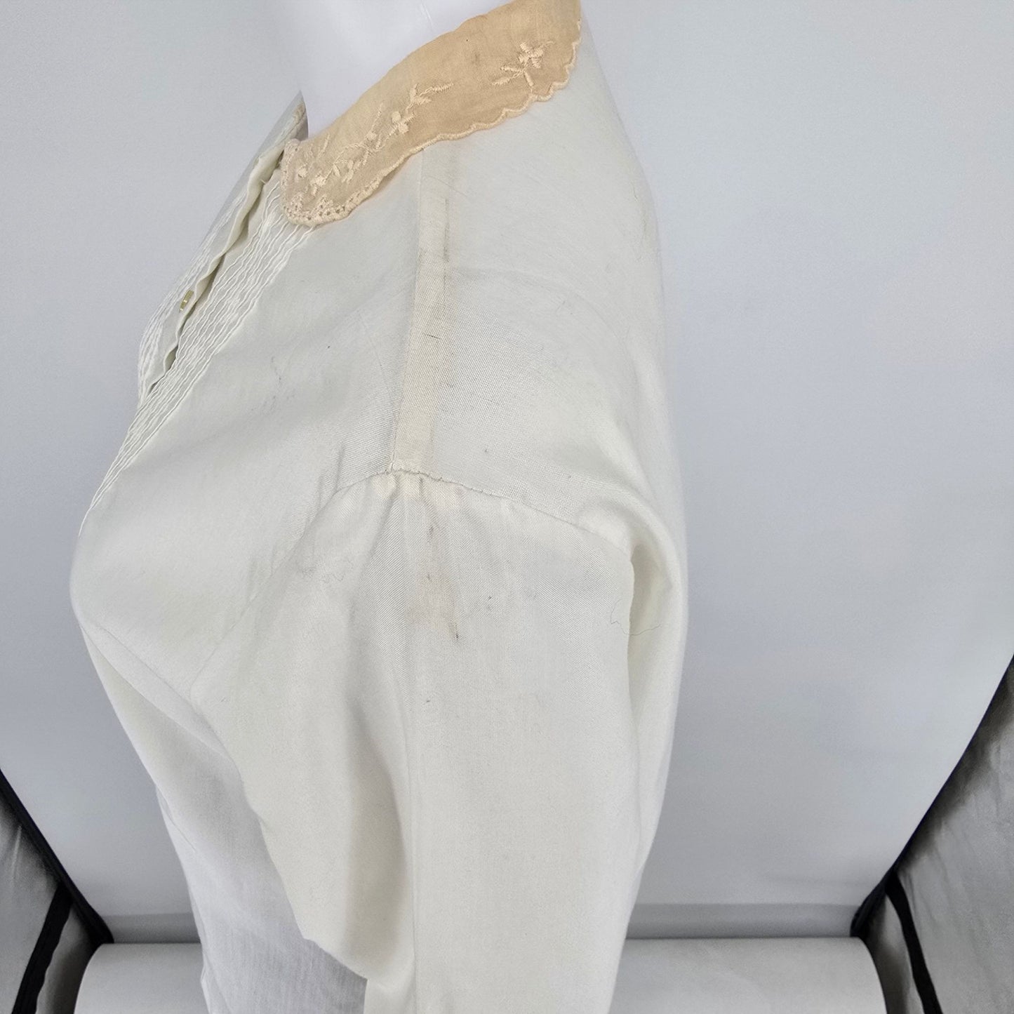 Vintage 1970s Donnkenny Peter Pan Lace Collar Pintuck Long Sleeve Blouse (L)